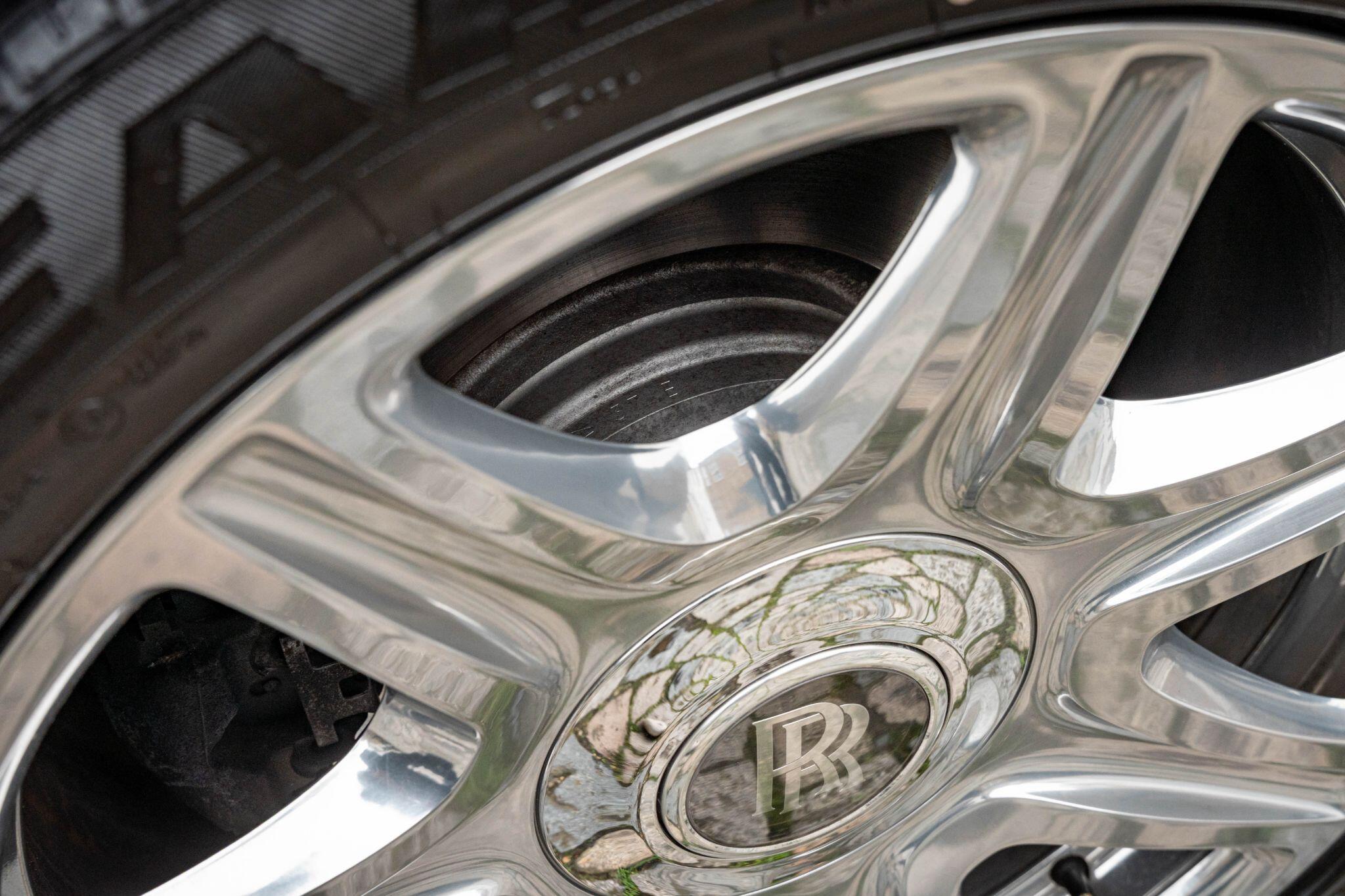Rolls-Royce Phantom view 26