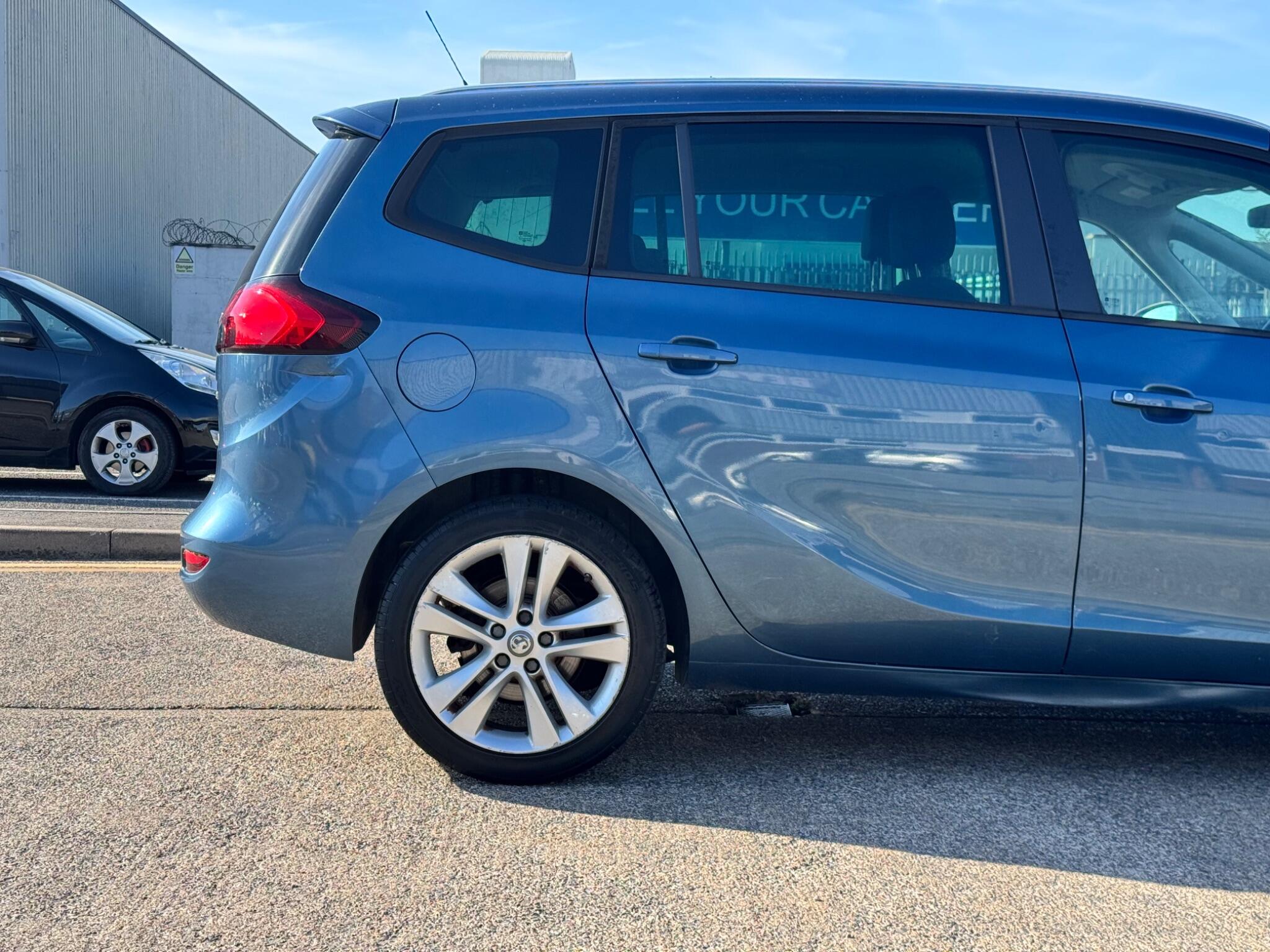 Vauxhall Zafira Tourer view 15