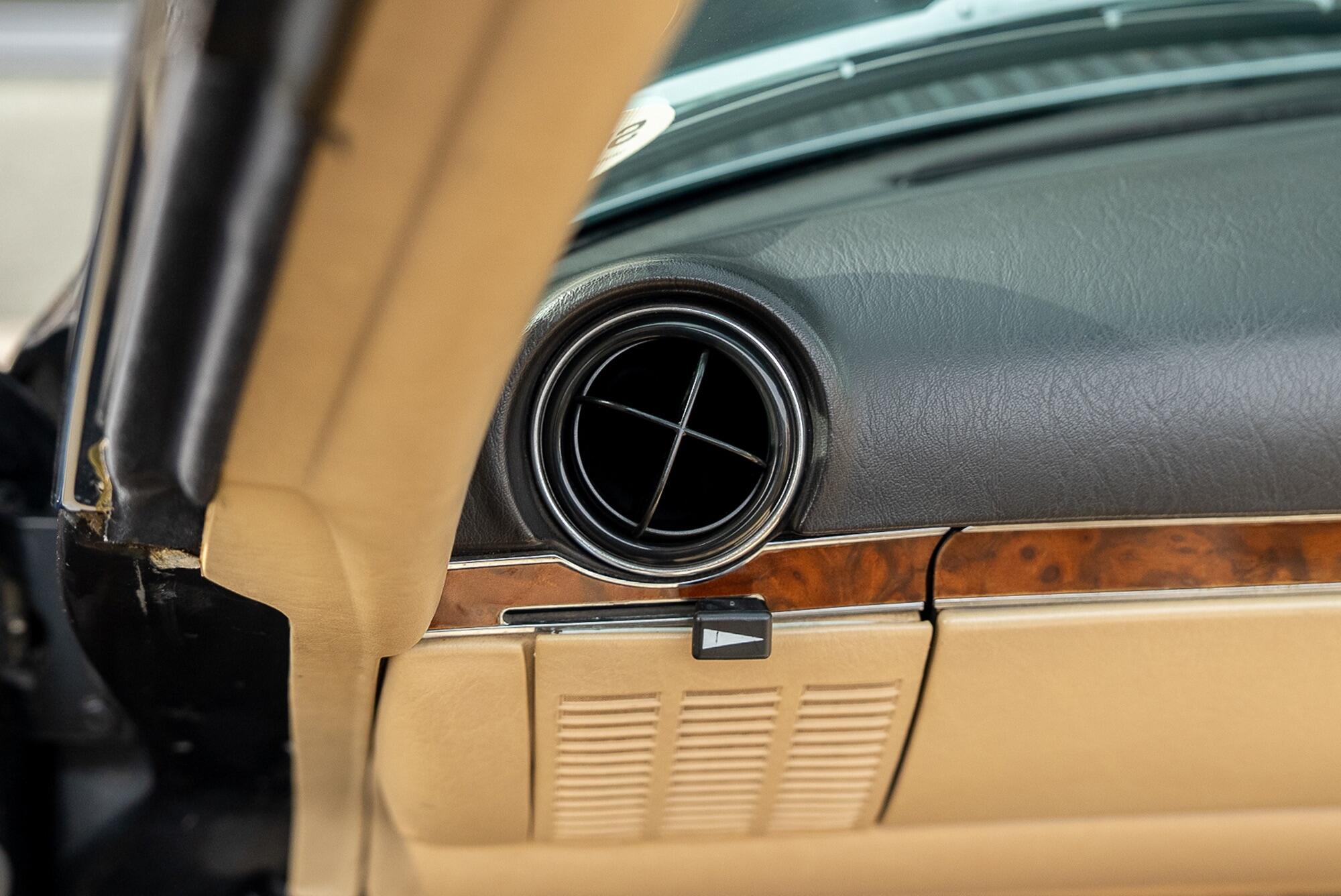Mercedes-Benz 500 SL view 41