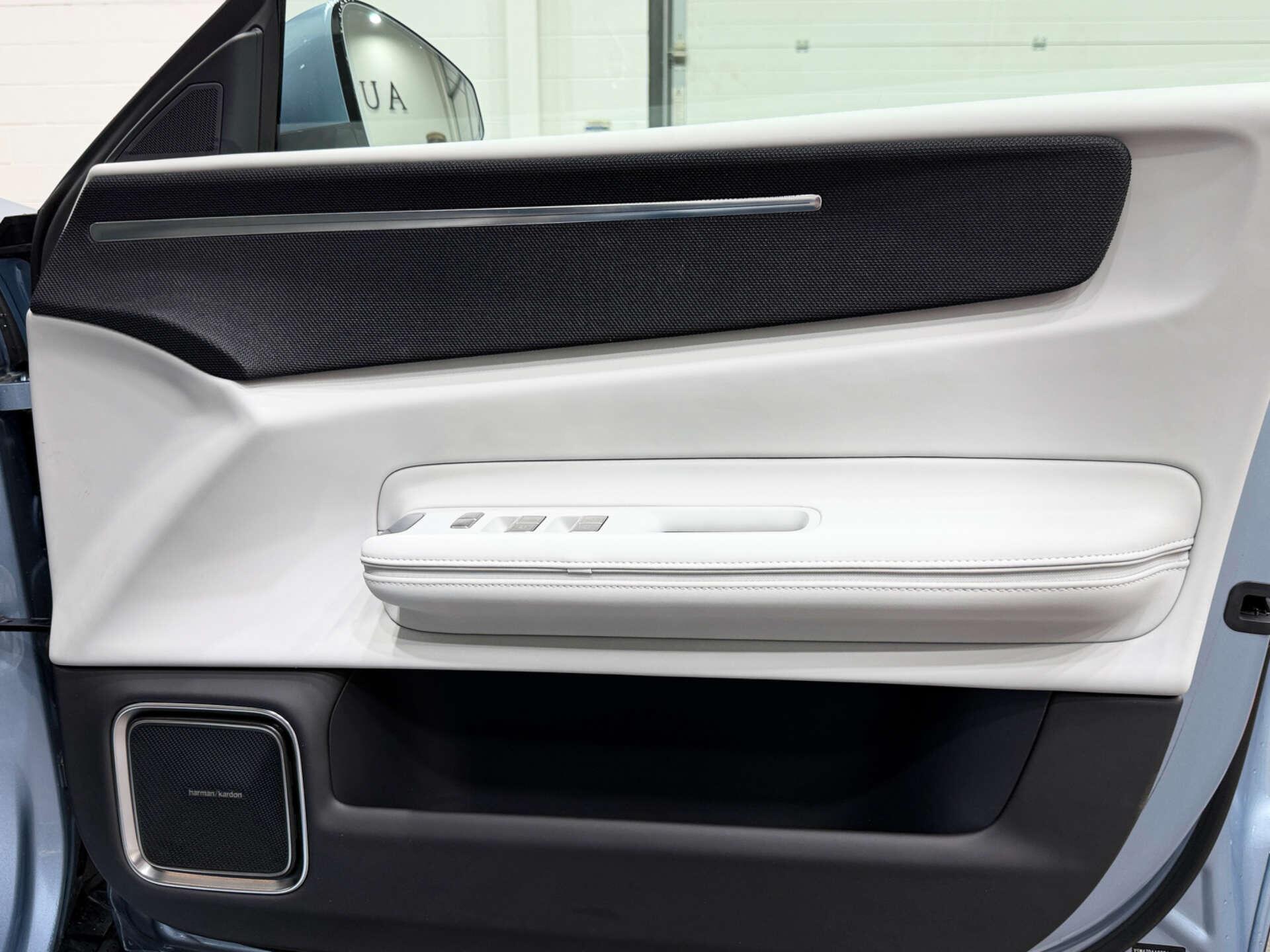 Polestar 4 view 38
