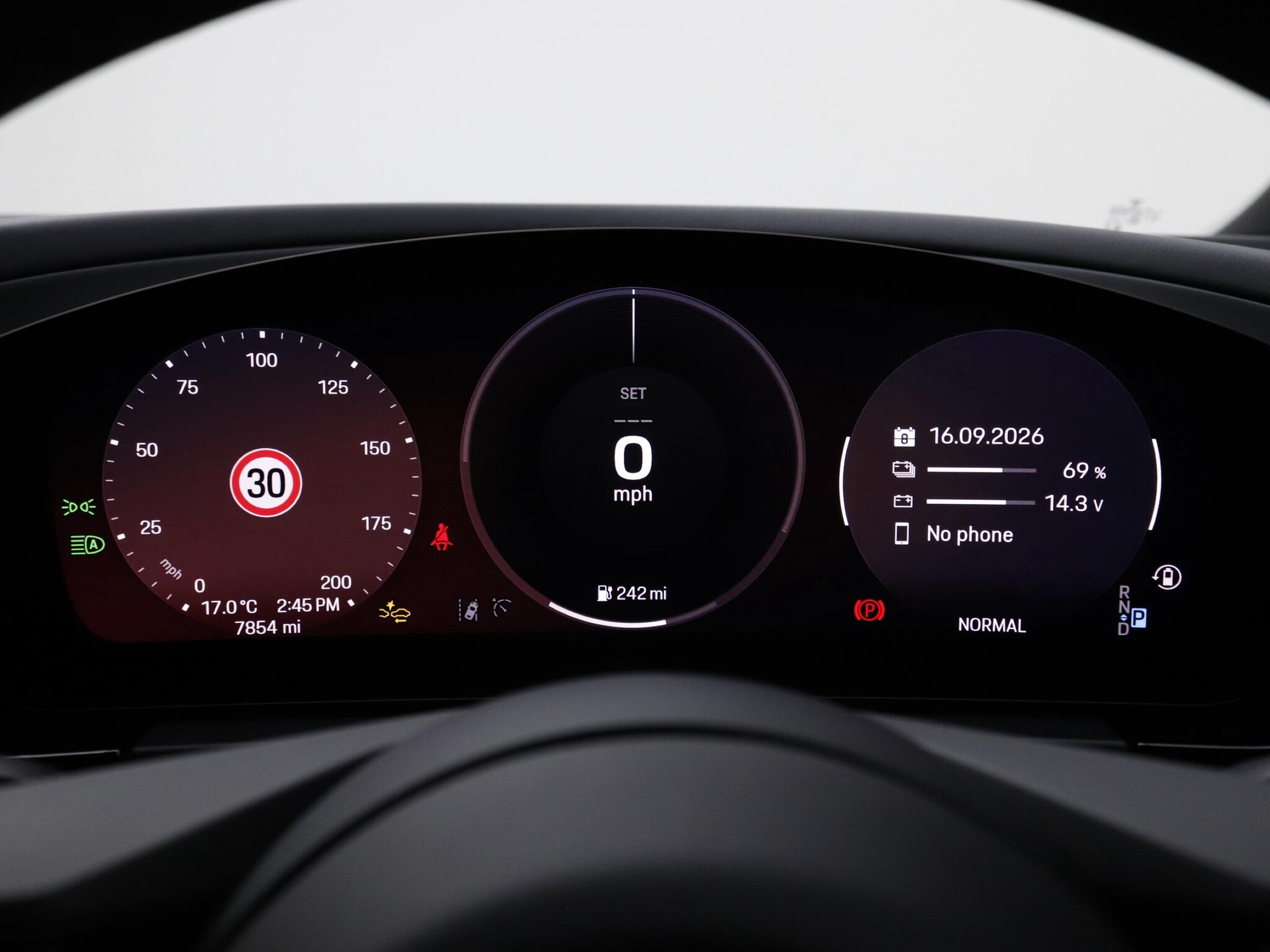 Porsche Macan view 16
