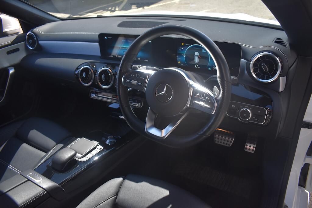 Mercedes-Benz Cla view 10