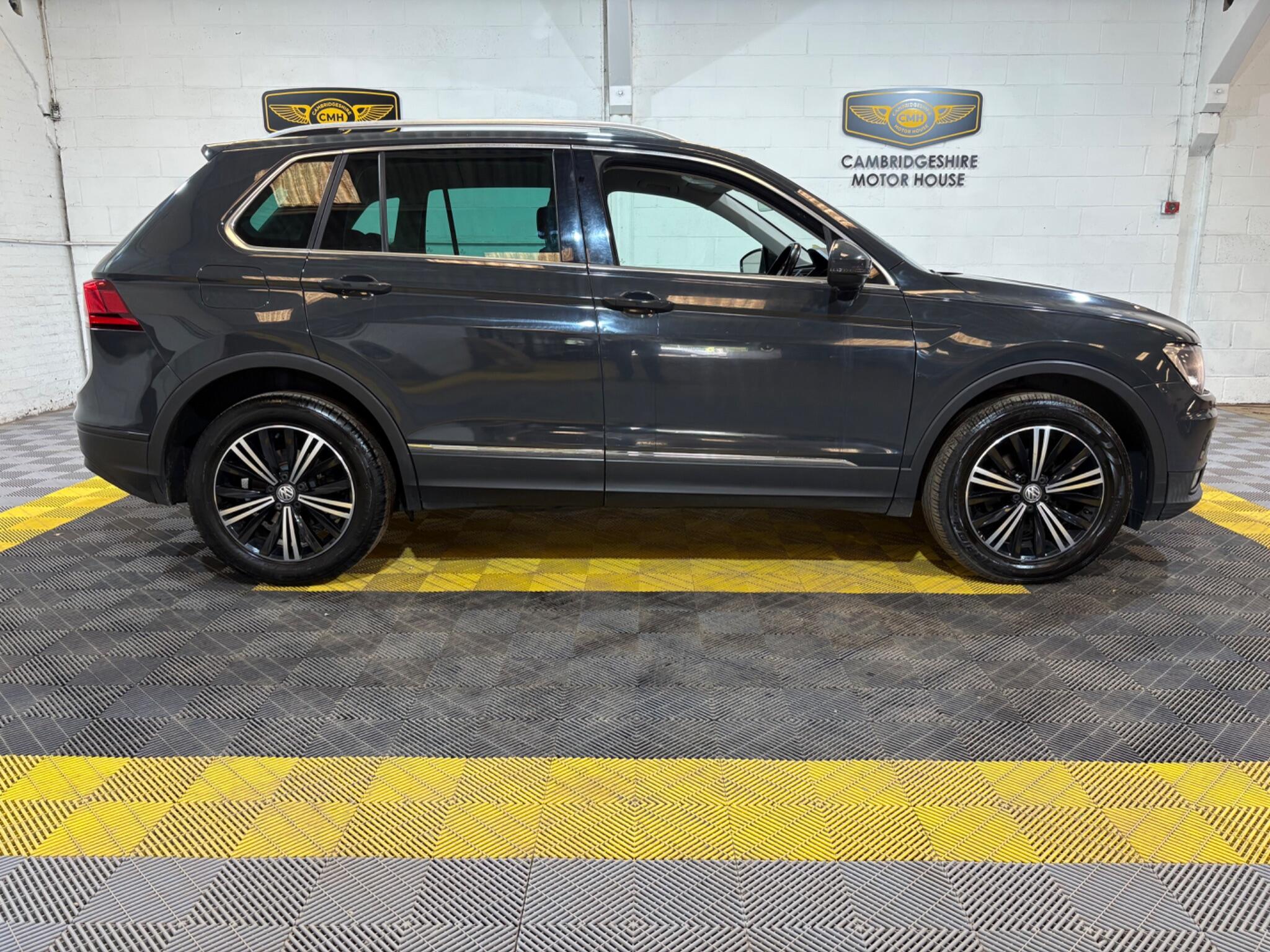 Volkswagen Tiguan view 64