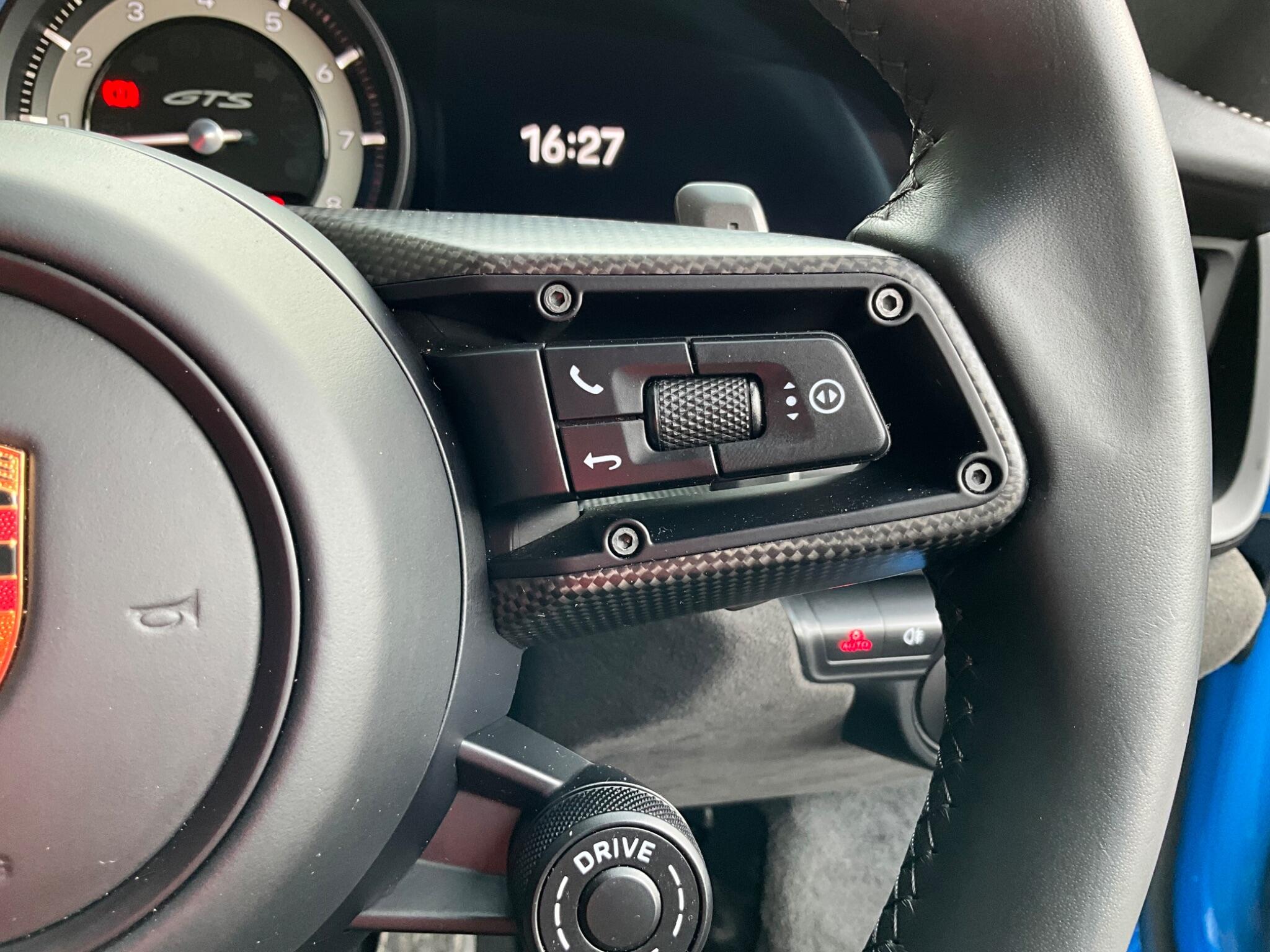 Porsche 911 view 11
