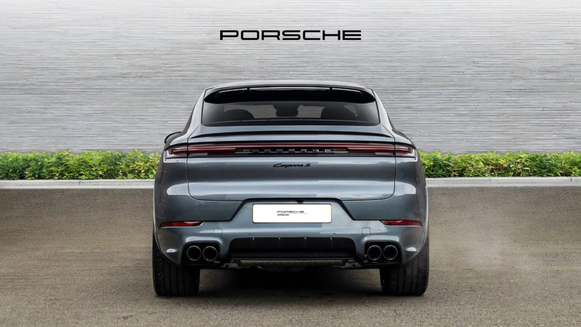 Porsche Cayenne view 7