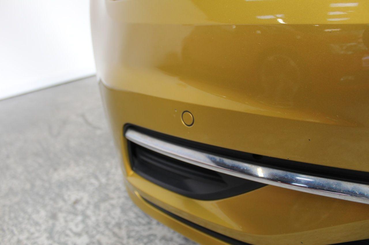 Volkswagen Golf view 17