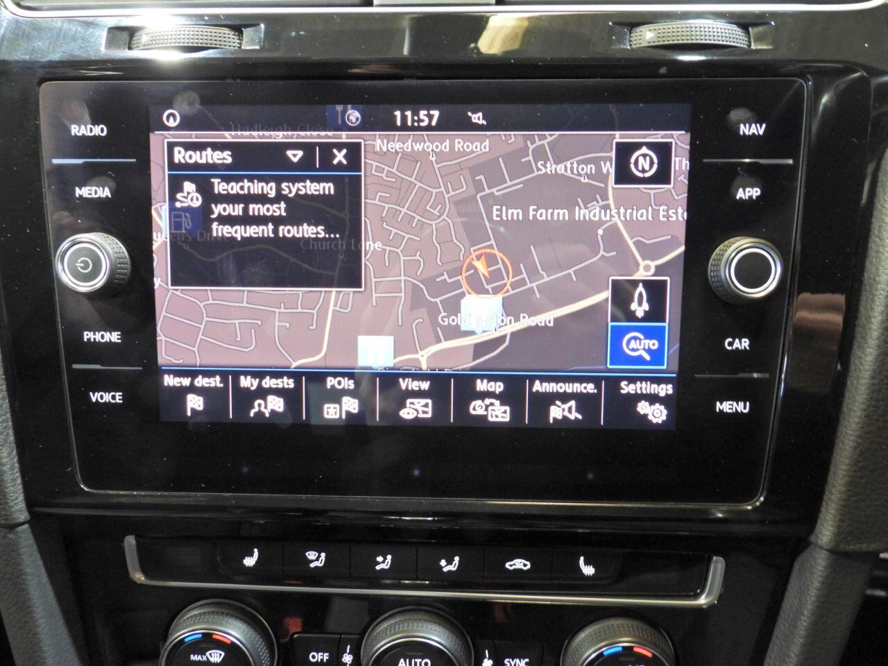 Volkswagen Golf view 29