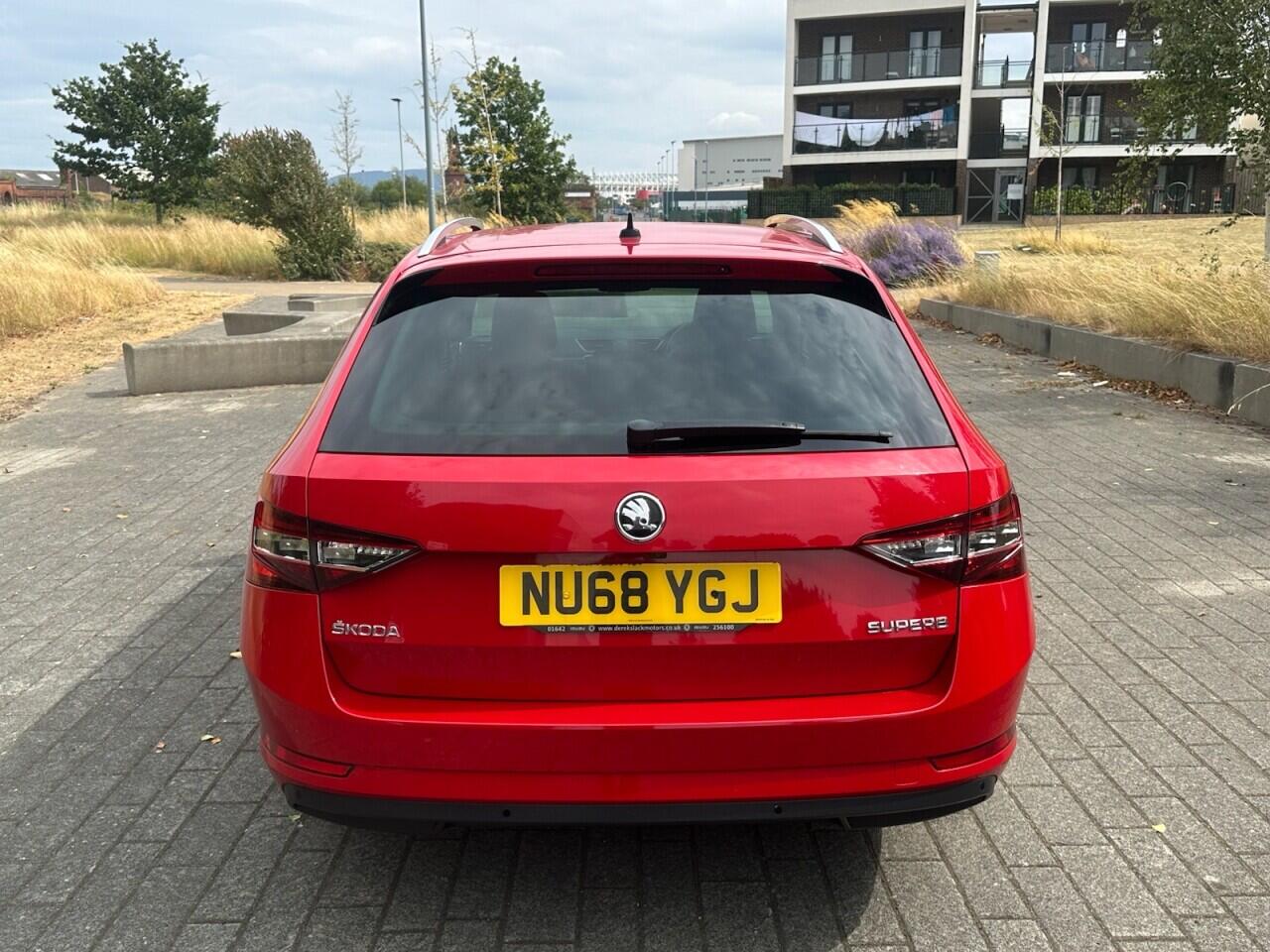 Skoda Superb view 7