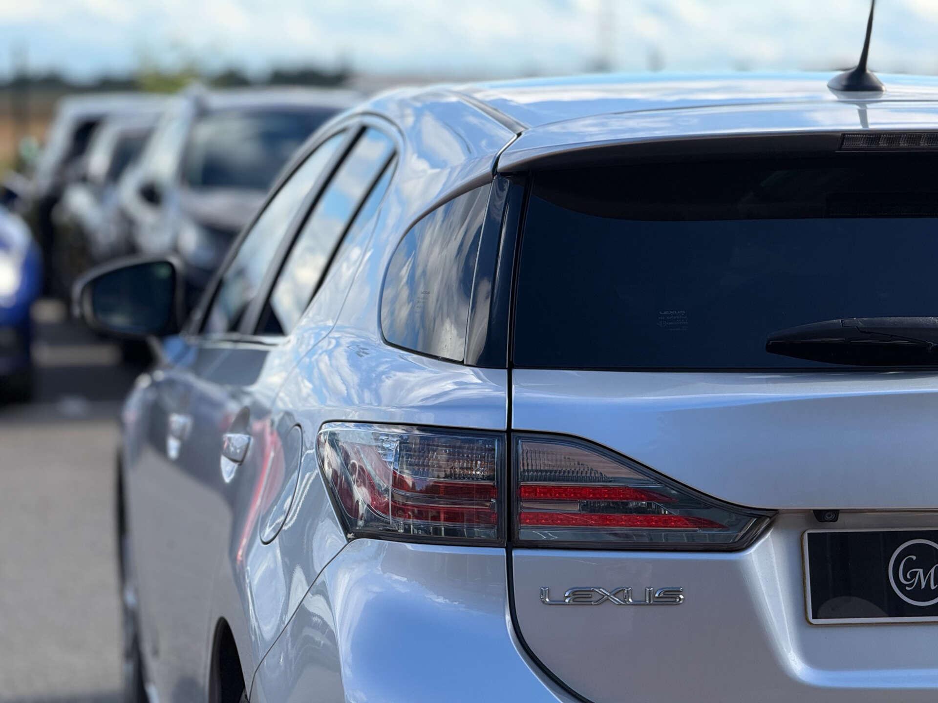 Lexus CT view 27