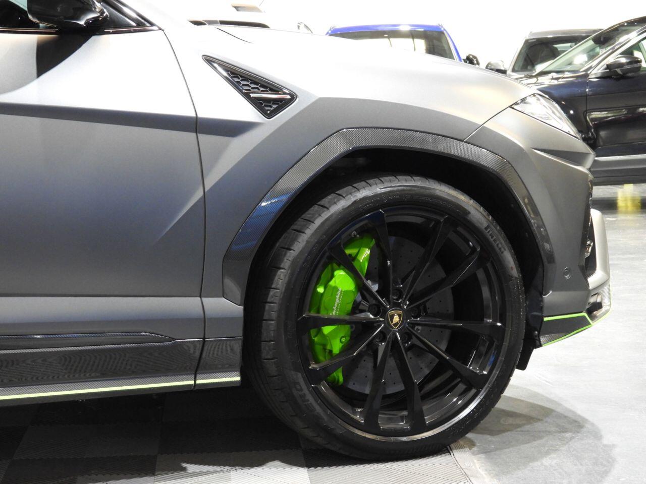 Lamborghini Urus view 61