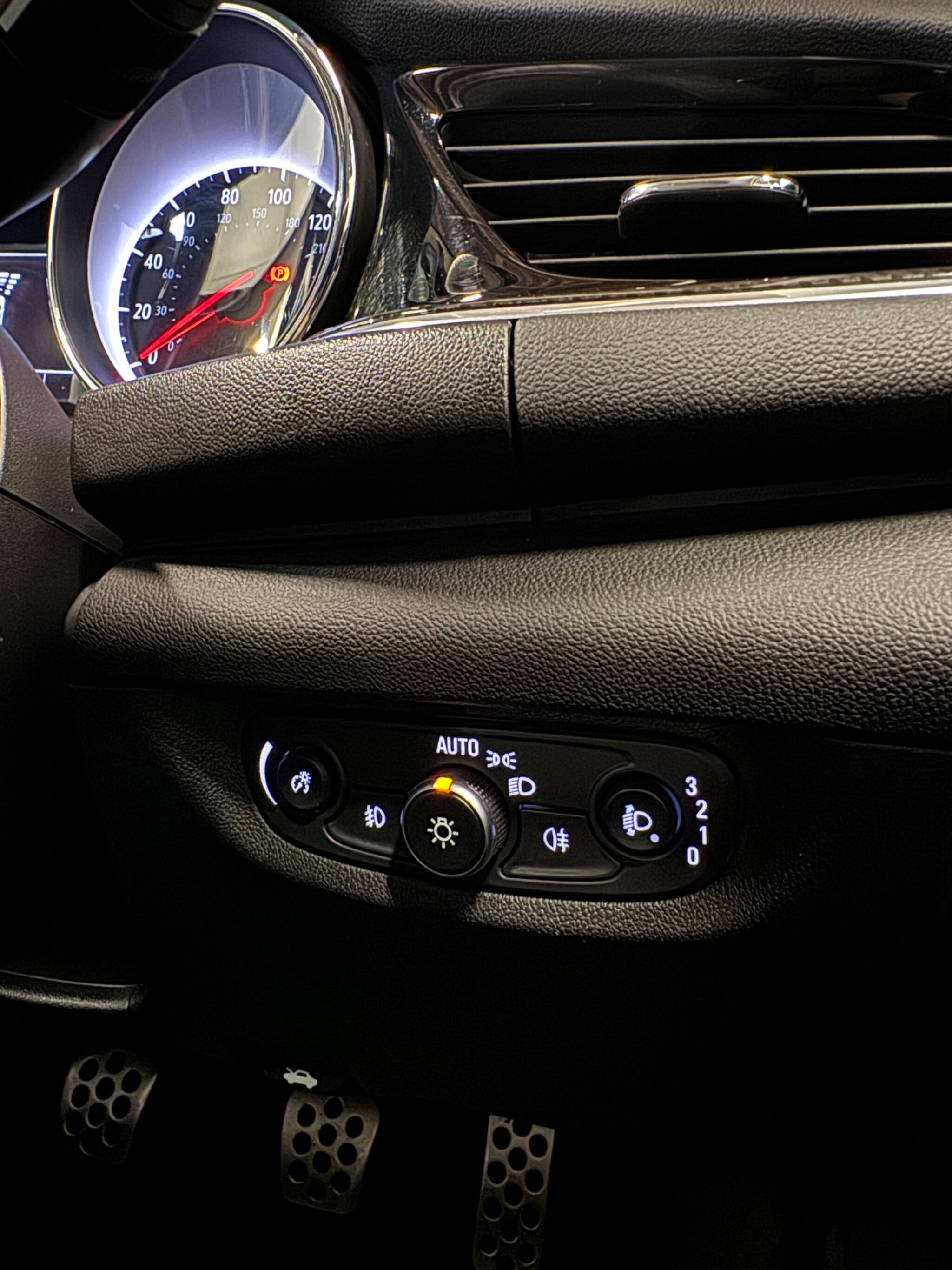 Vauxhall Insignia view 26