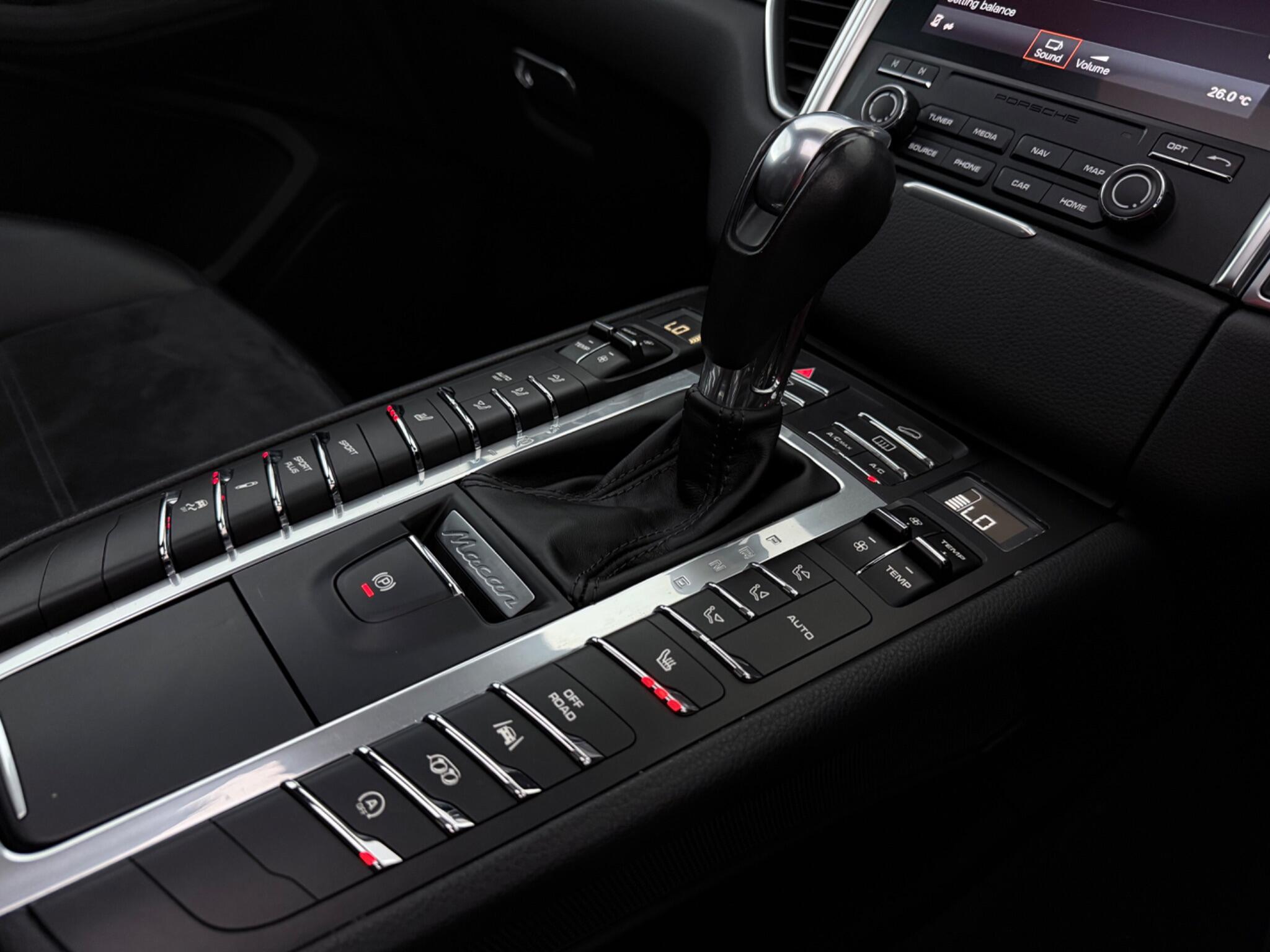 Porsche Macan view 43