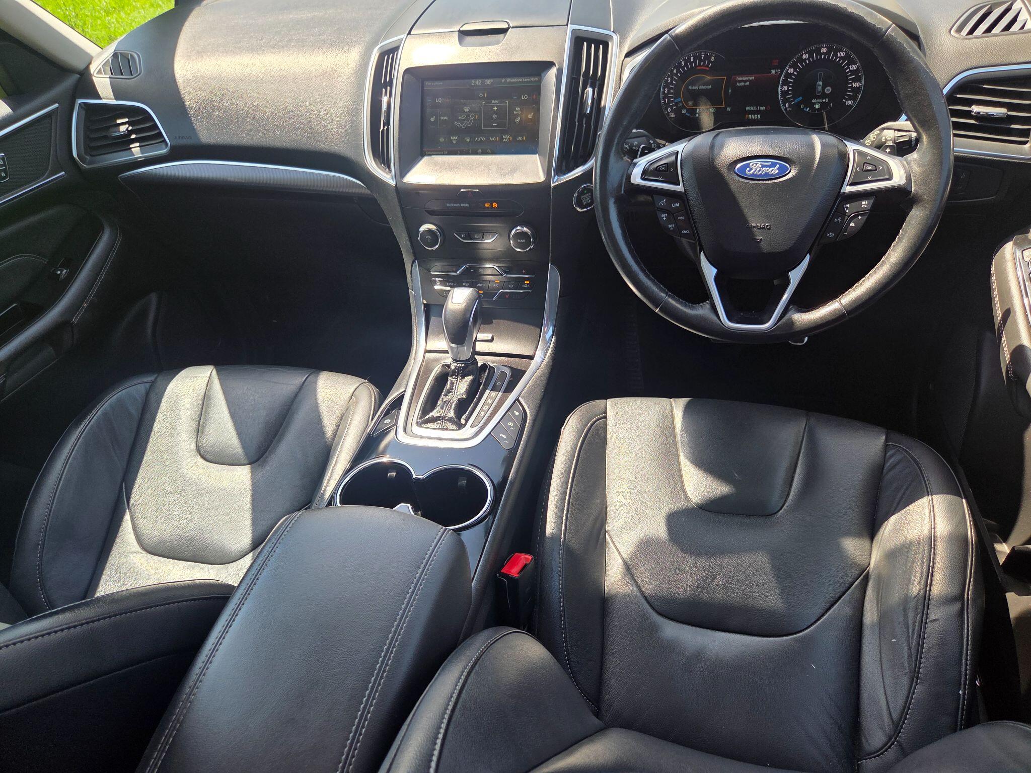 Ford S-Max view 11