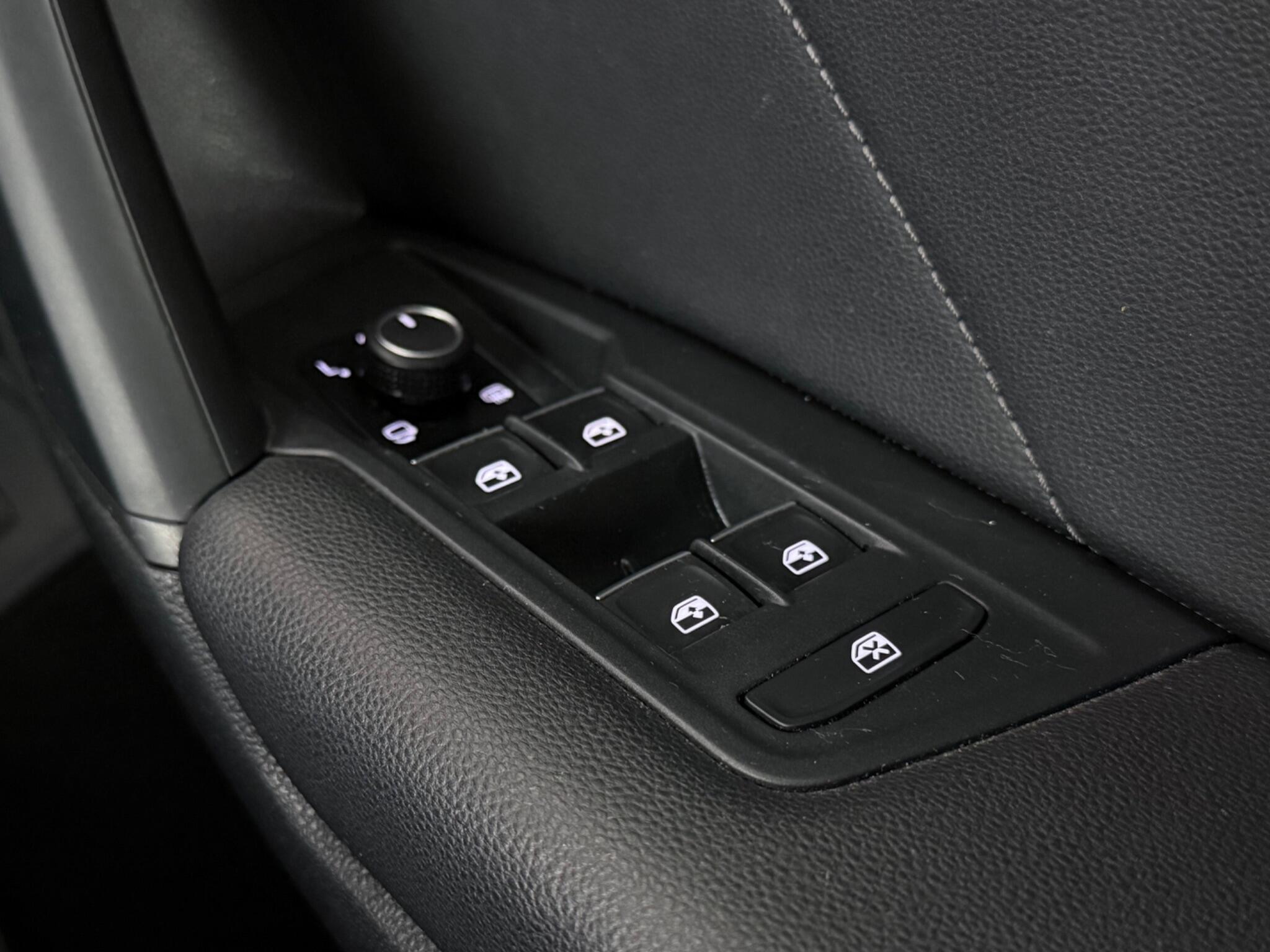 Volkswagen Tiguan view 19
