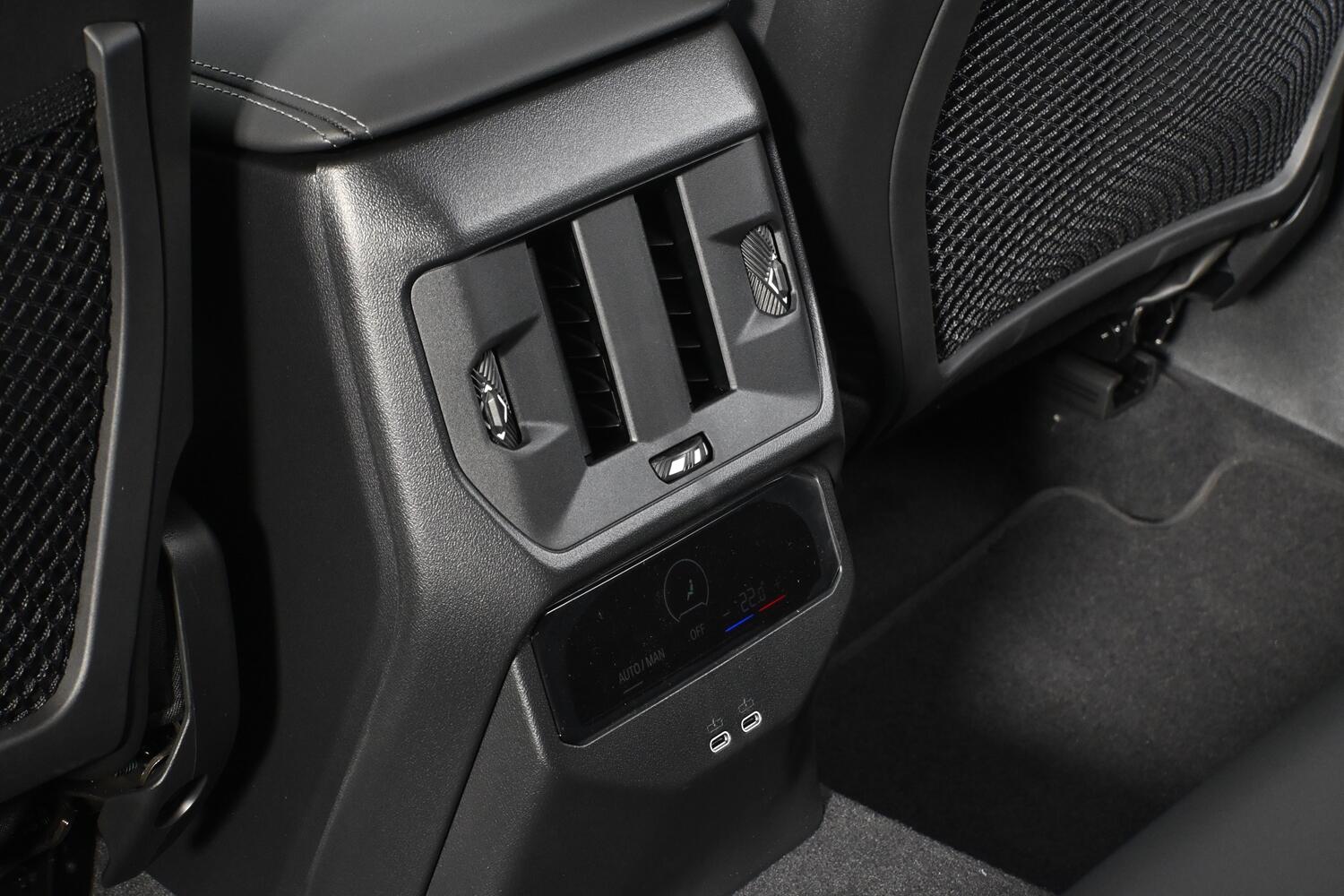 BMW X3 view 32