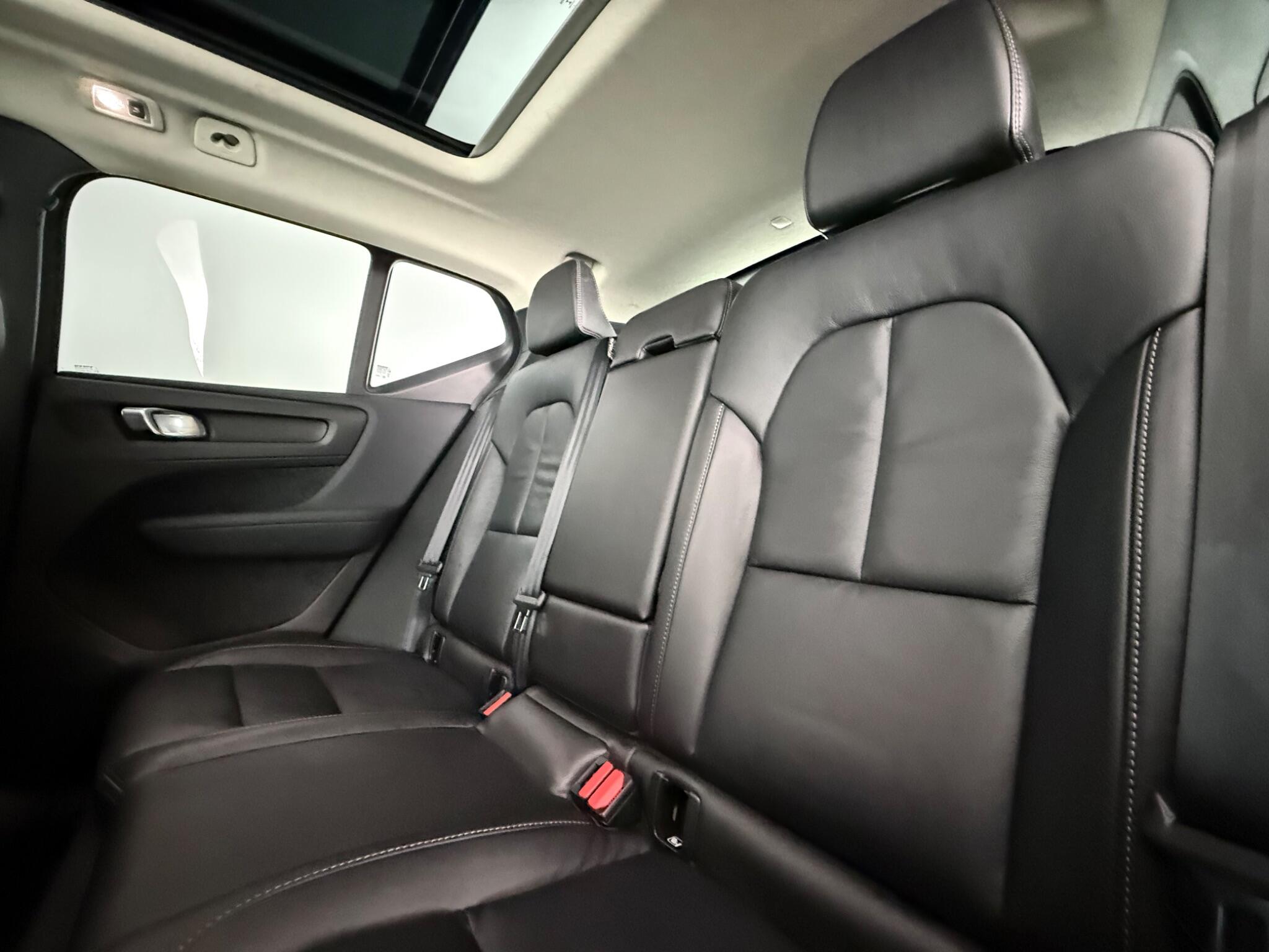 Volvo XC40 view 33