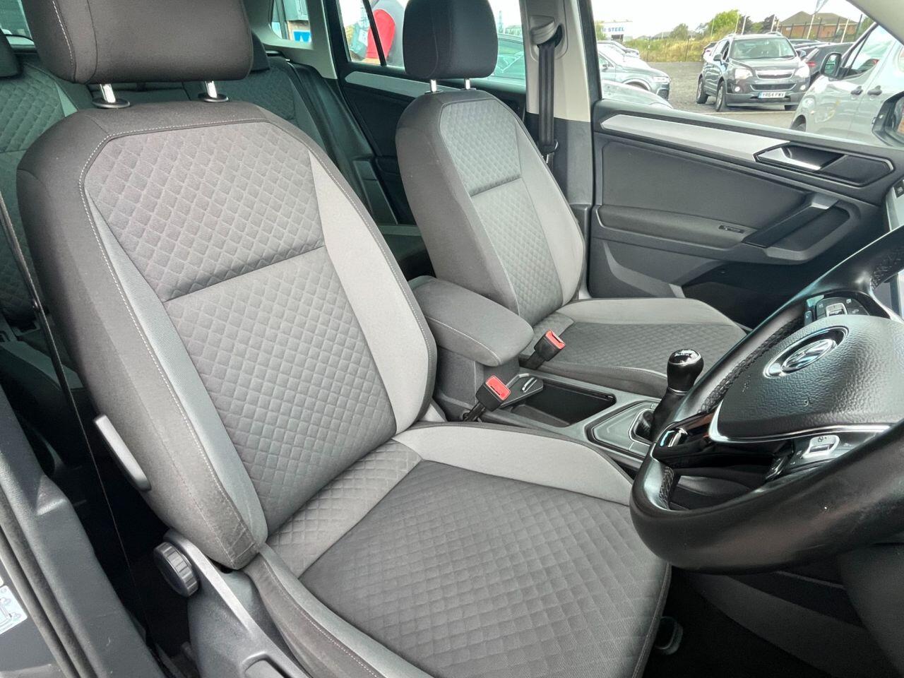 Volkswagen Tiguan view 11