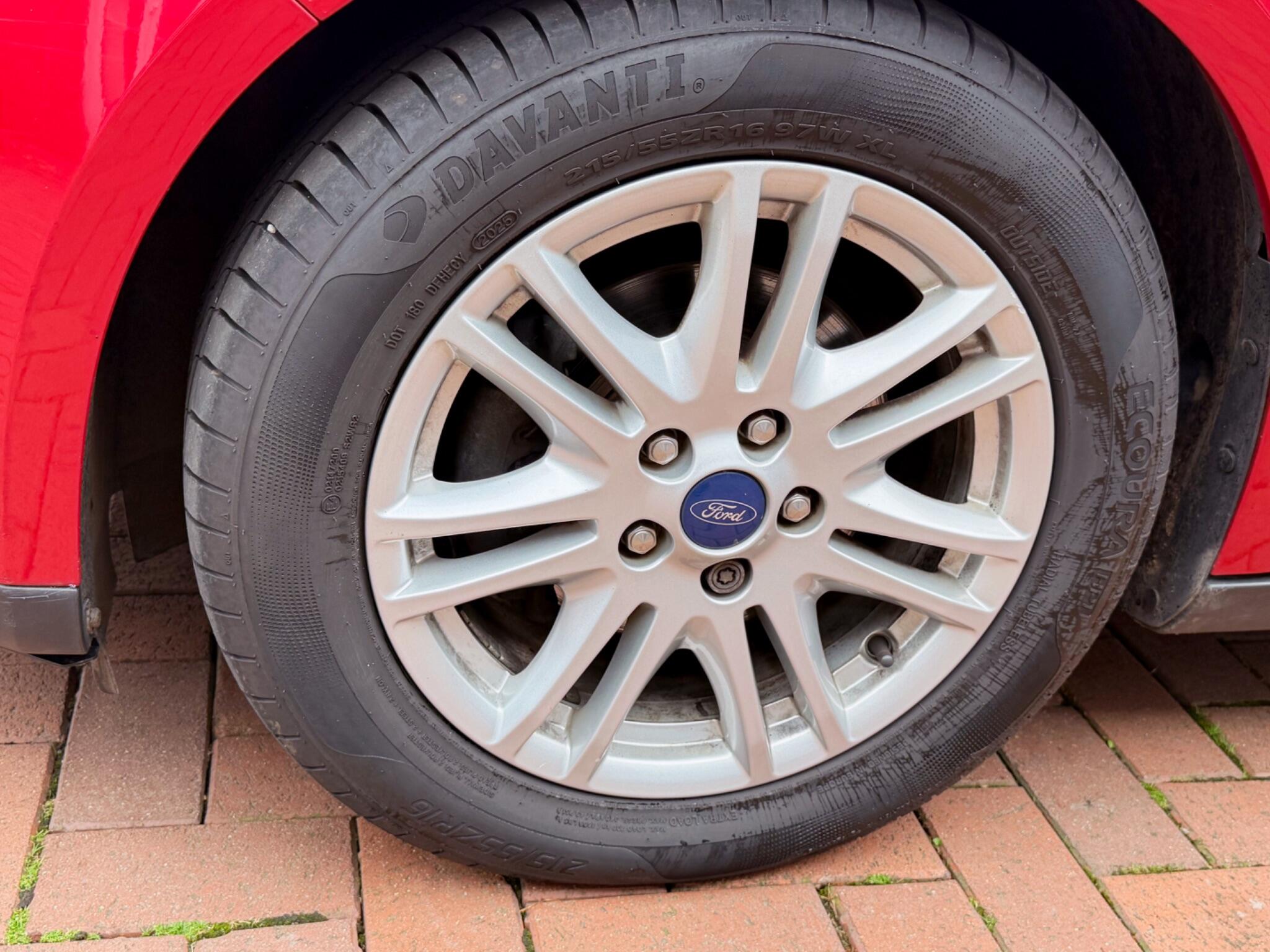 Ford Focus view 59