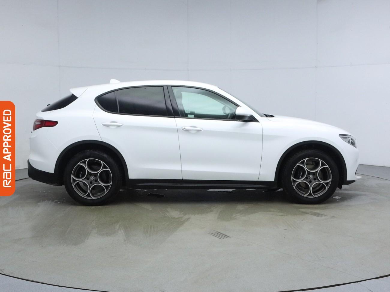 Alfa Romeo Stelvio view 6