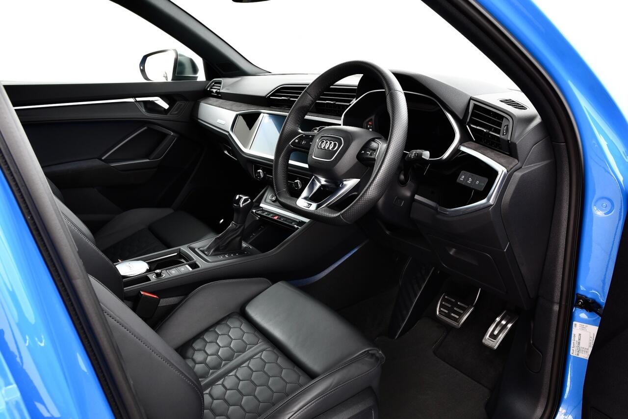 Audi RS Q3 view 23