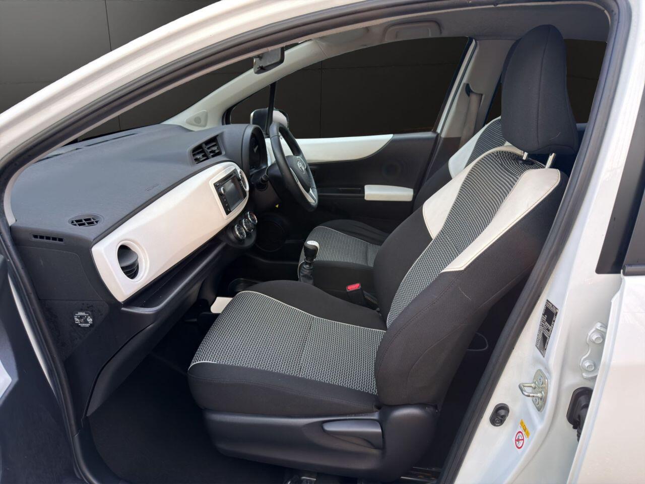 Toyota Yaris view 13