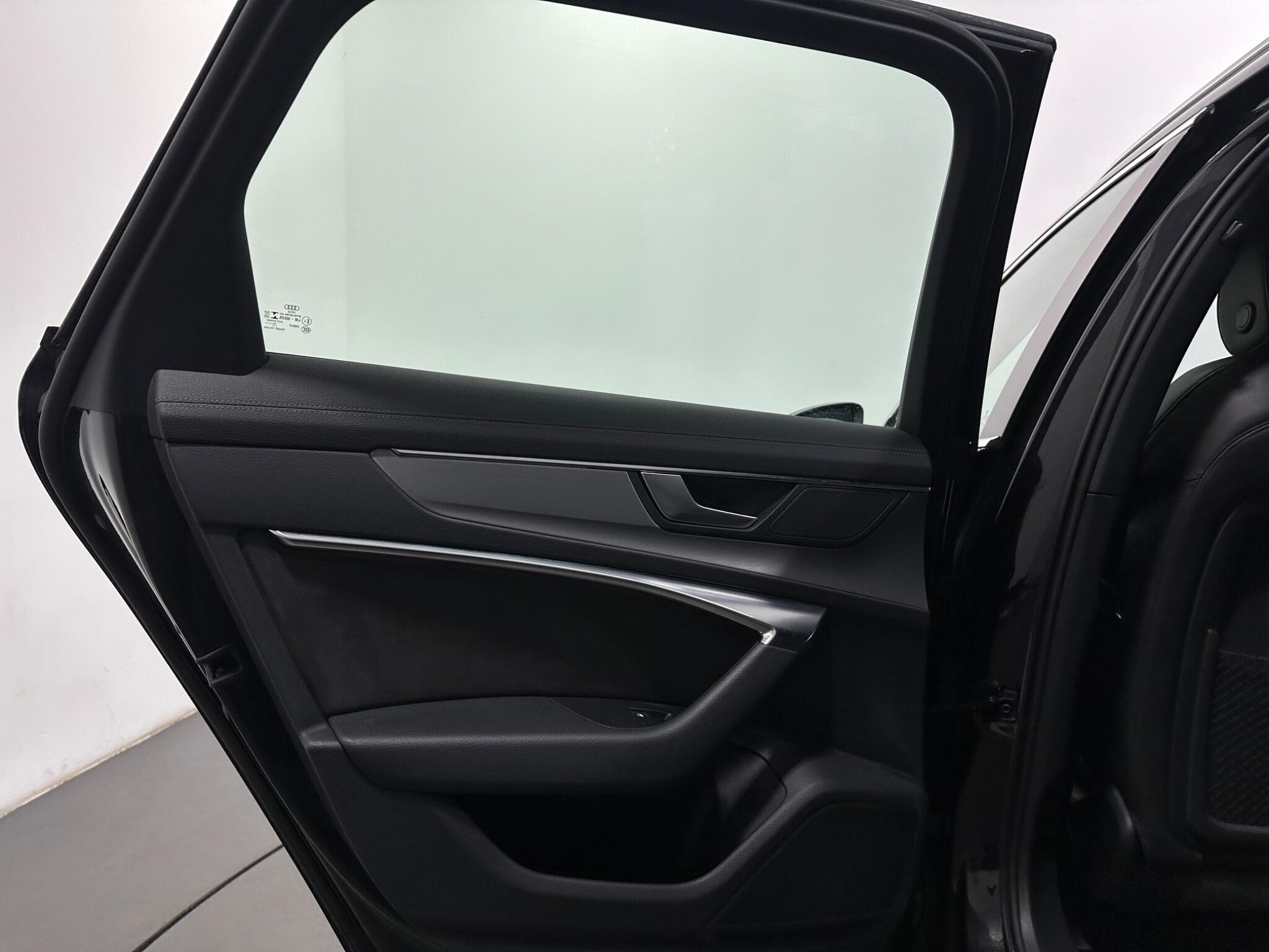 Audi A6 Avant view 41