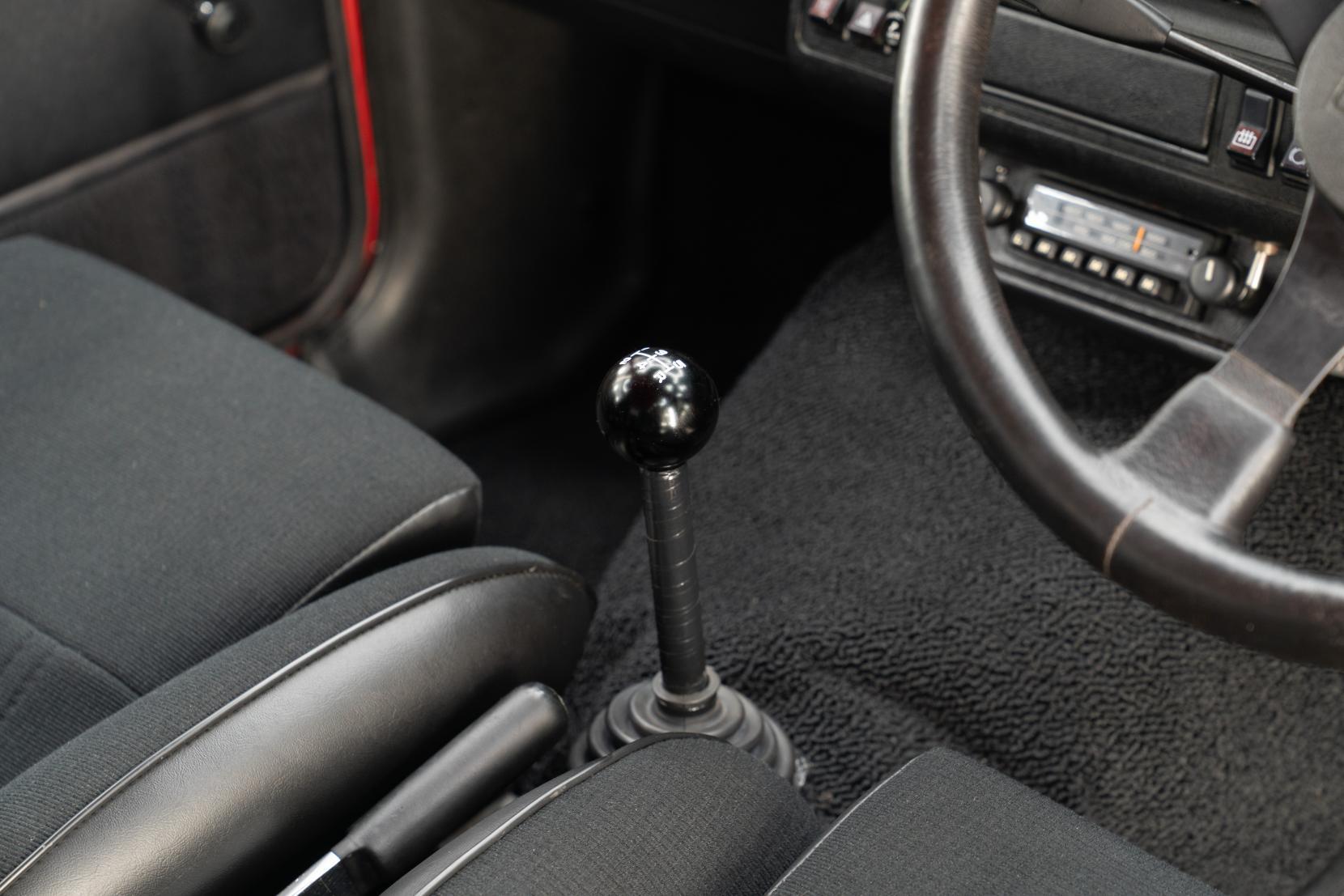 Ford Escort view 12