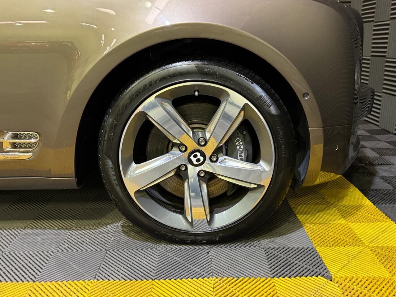 Bentley Mulsanne view 23