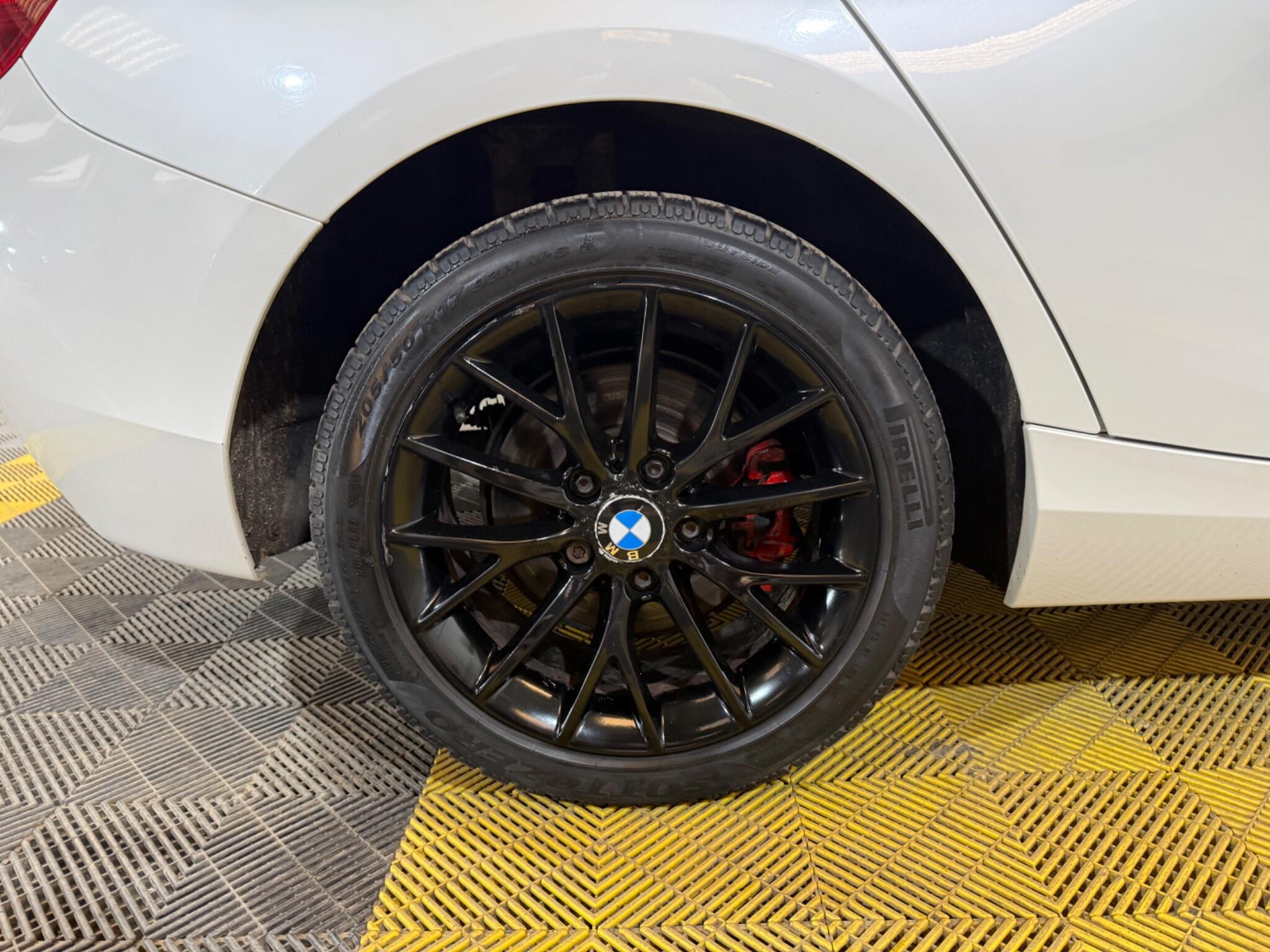 BMW 1 Series view 43