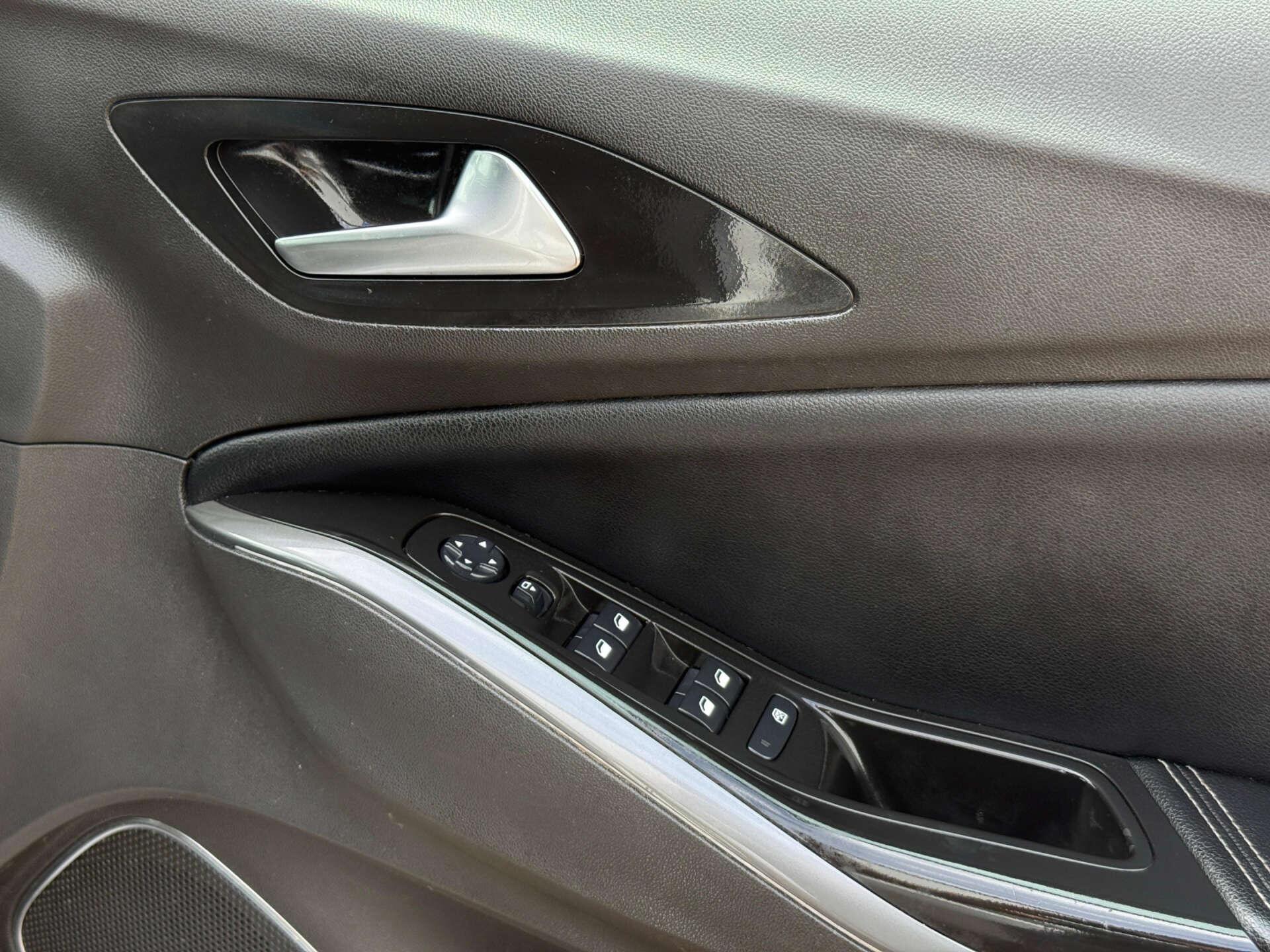Vauxhall Grandland X view 17