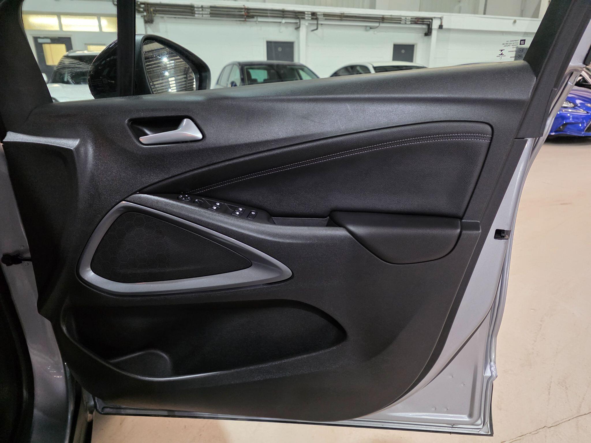Vauxhall Crossland view 13