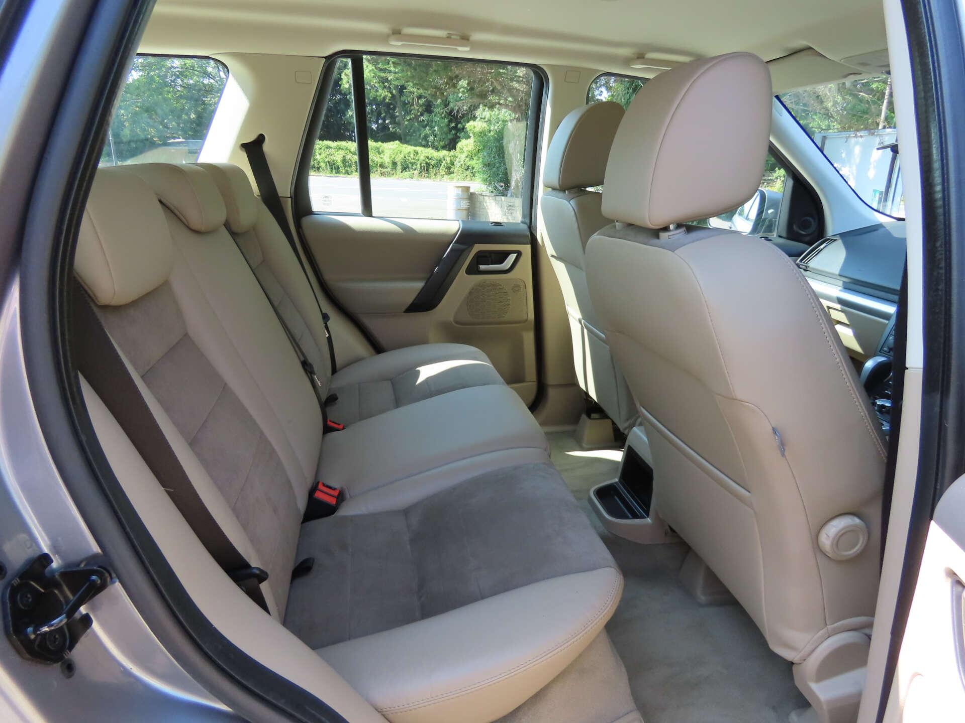 Land Rover Freelander view 8