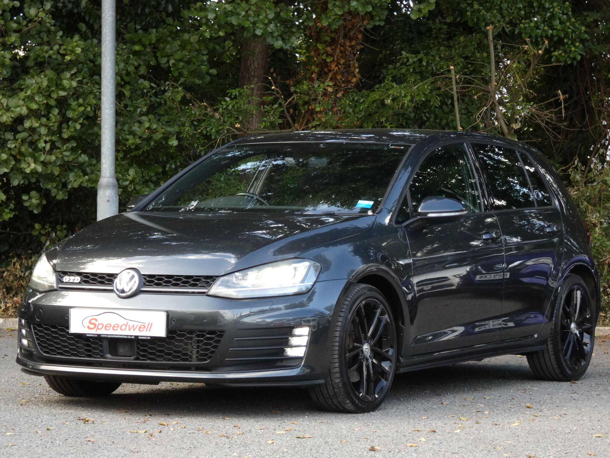 Volkswagen Golf view 9