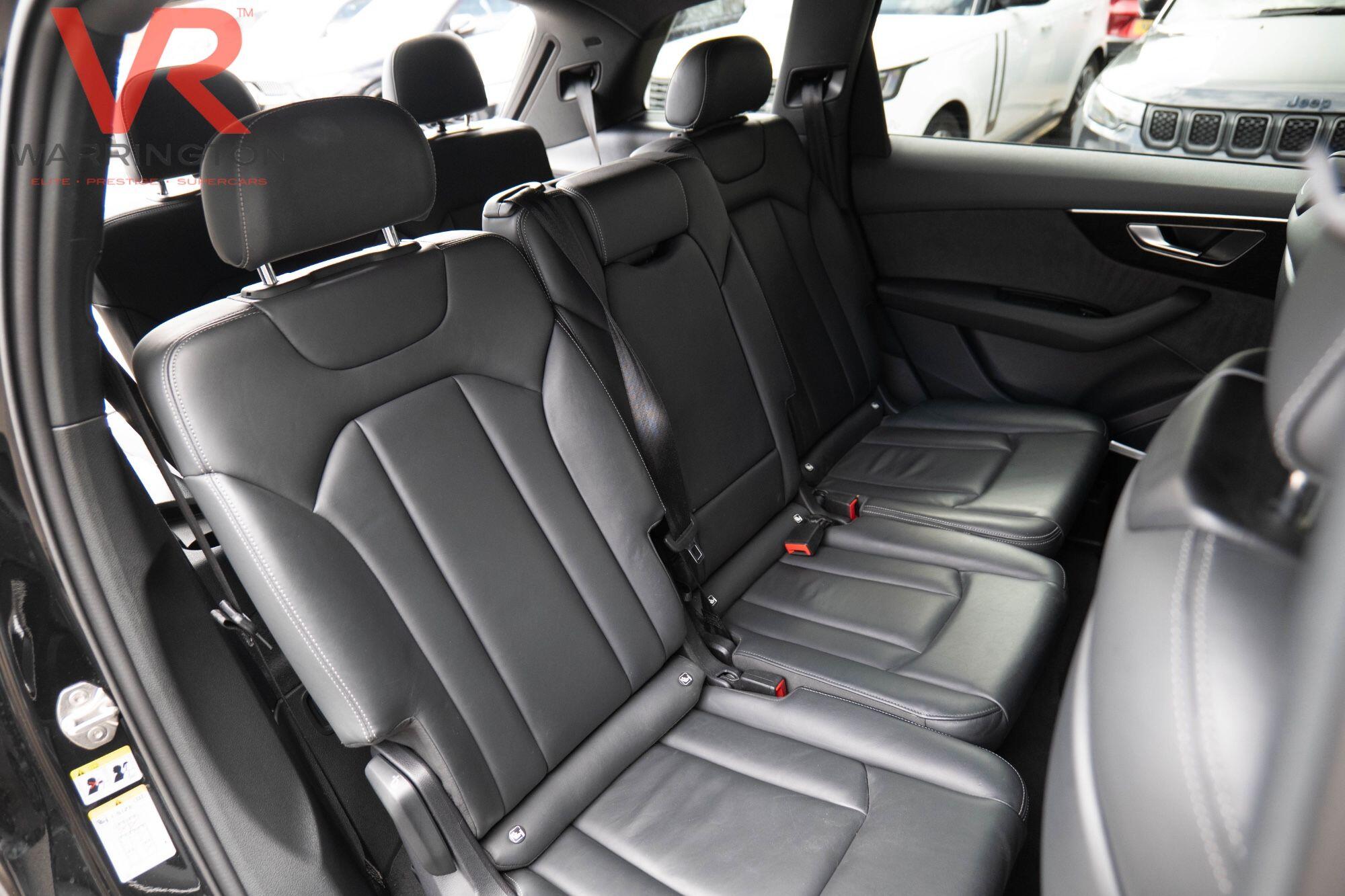 Audi Q7 view 38