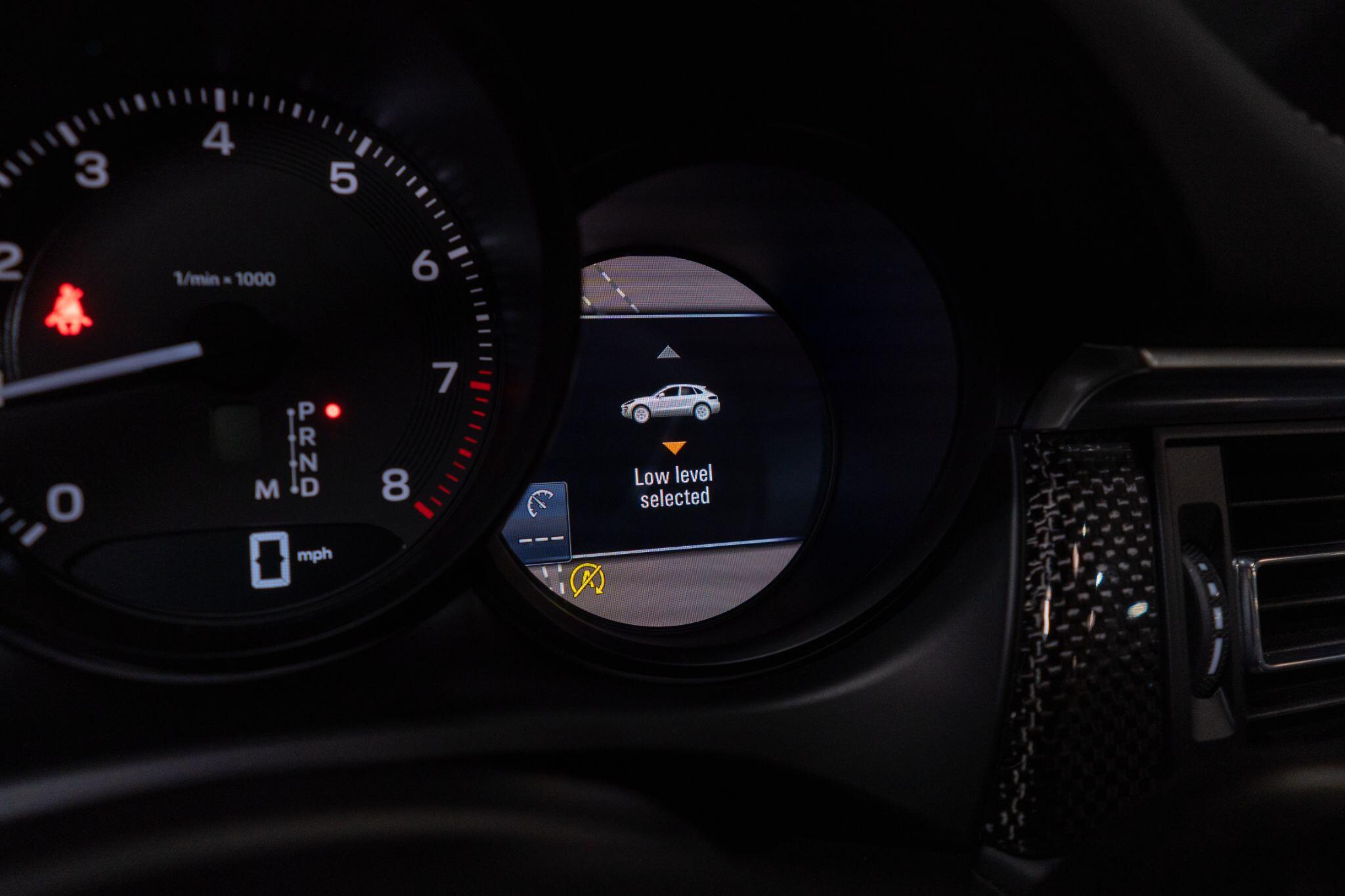 Porsche Macan view 29