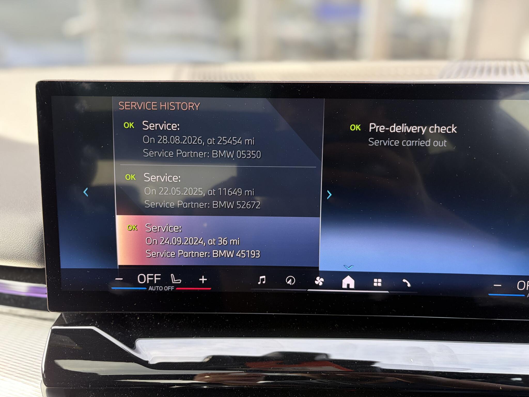 BMW 5 Series view 24