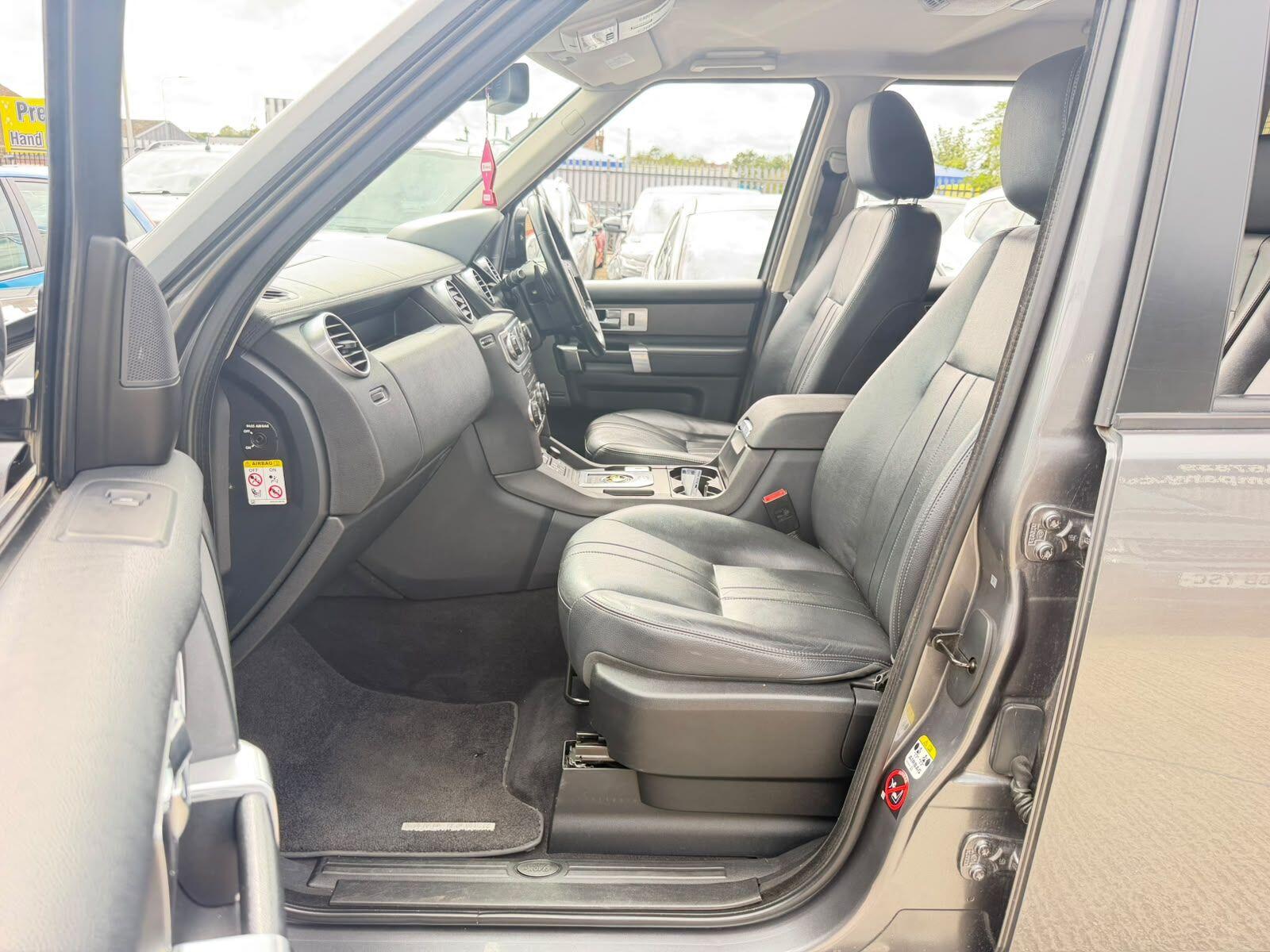 Land Rover Discovery view 31