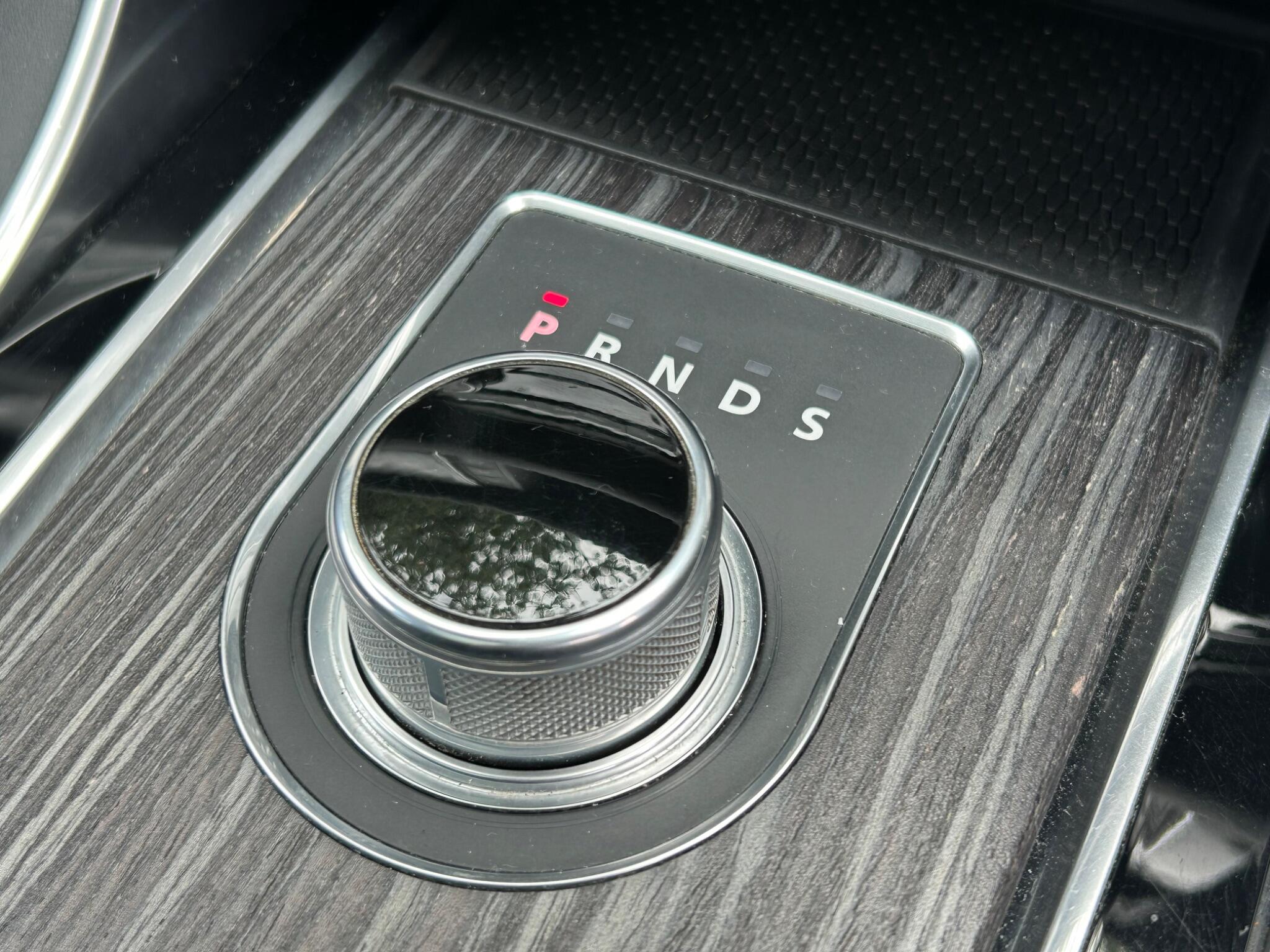 Jaguar XF view 29