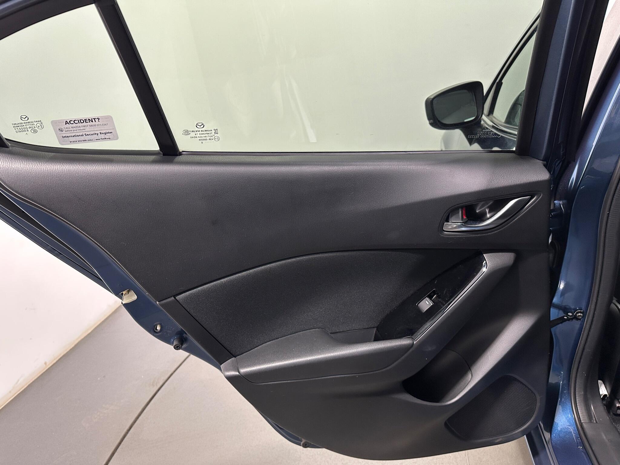 Mazda Mazda3 view 40