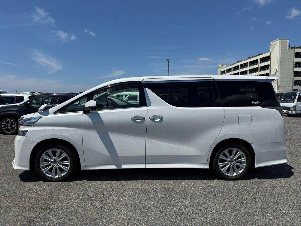 Toyota Vellfire view 7