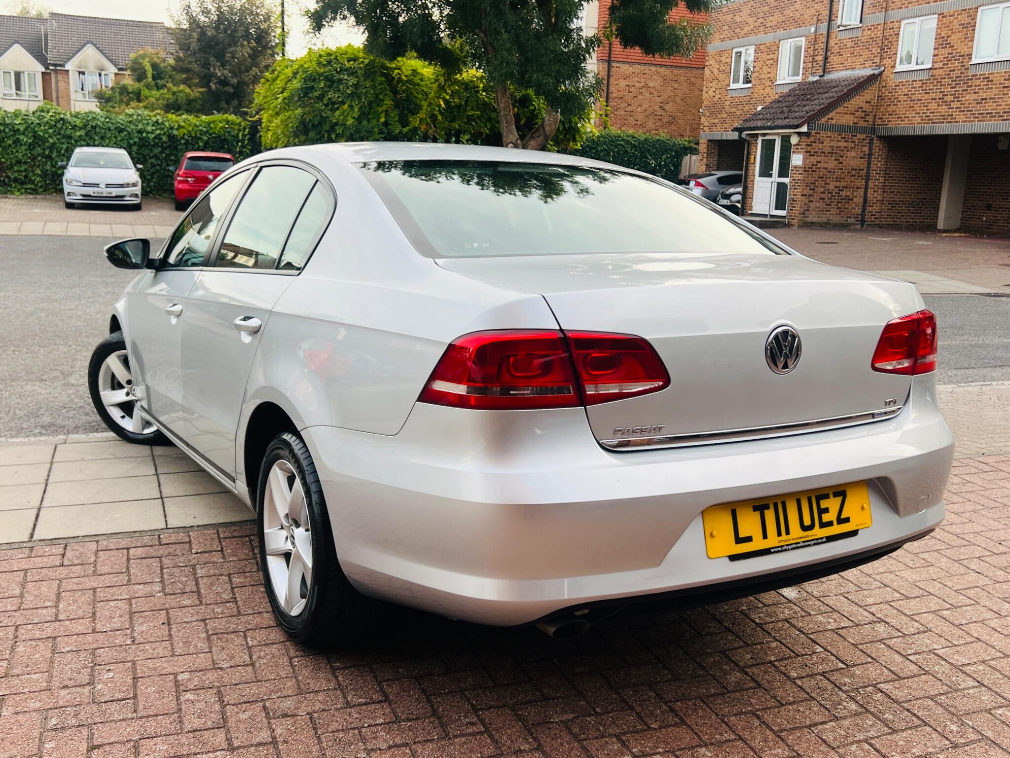 Volkswagen Passat view 25