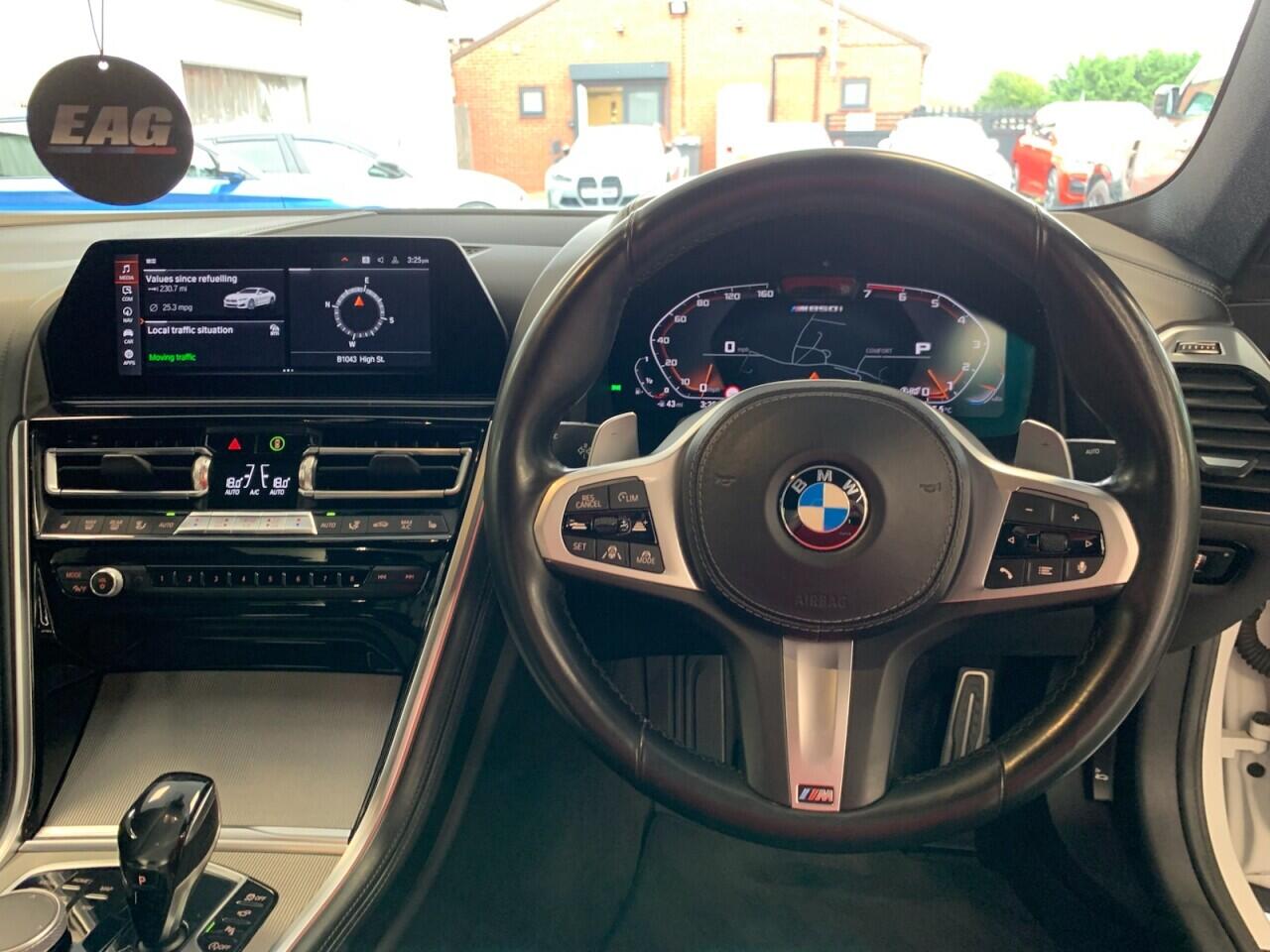 BMW 8 Series view 29