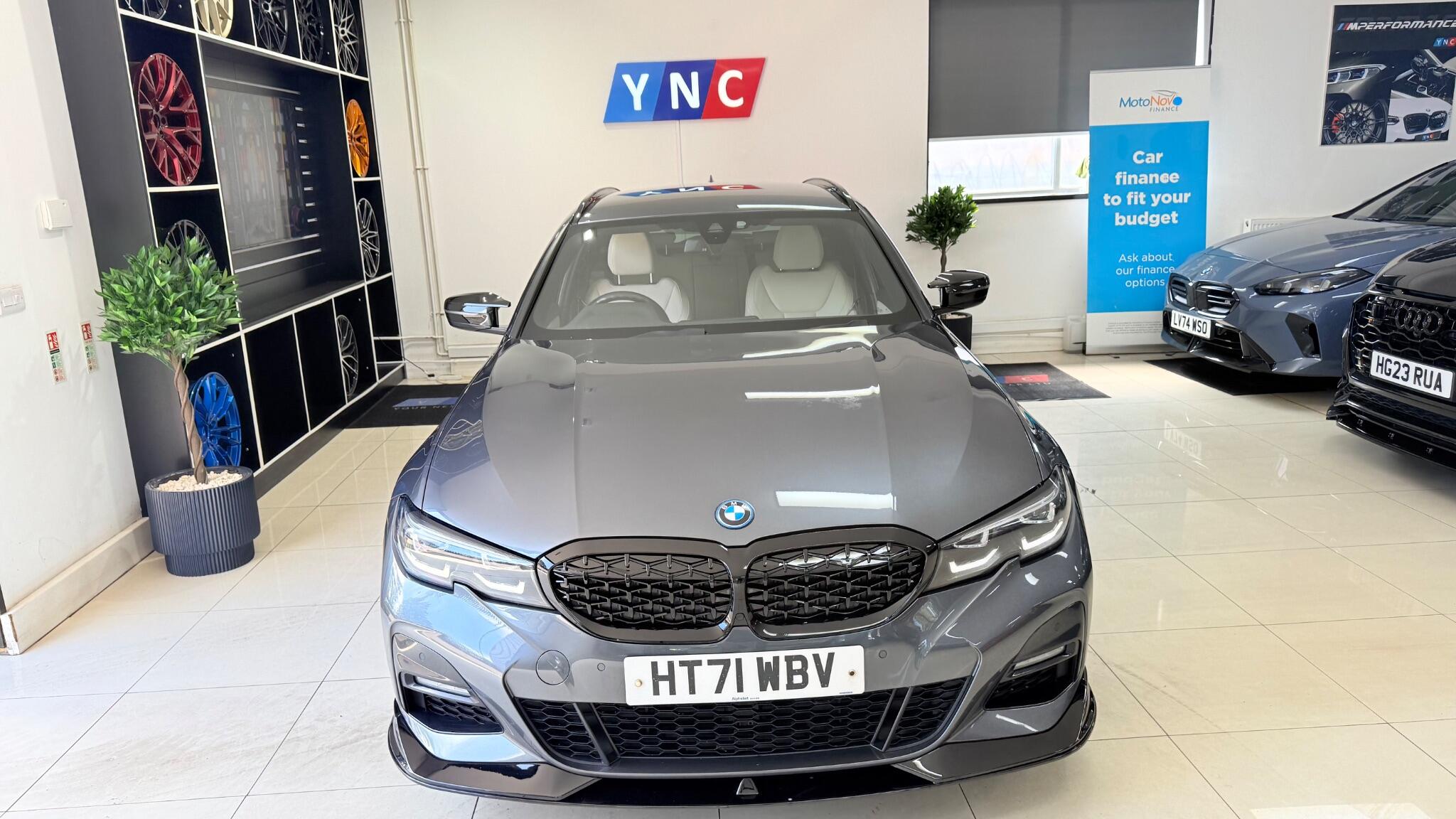 BMW 3 Series view 45