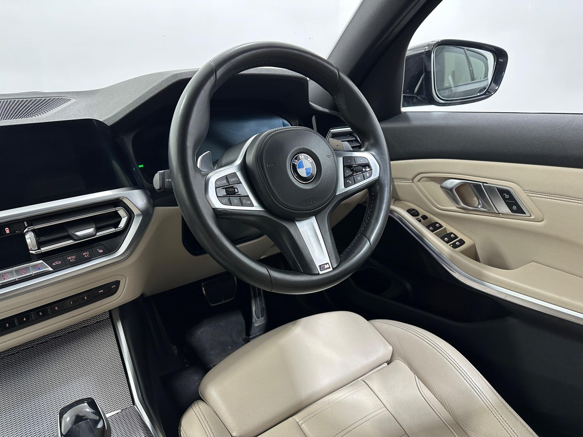 BMW 3 Series view 12