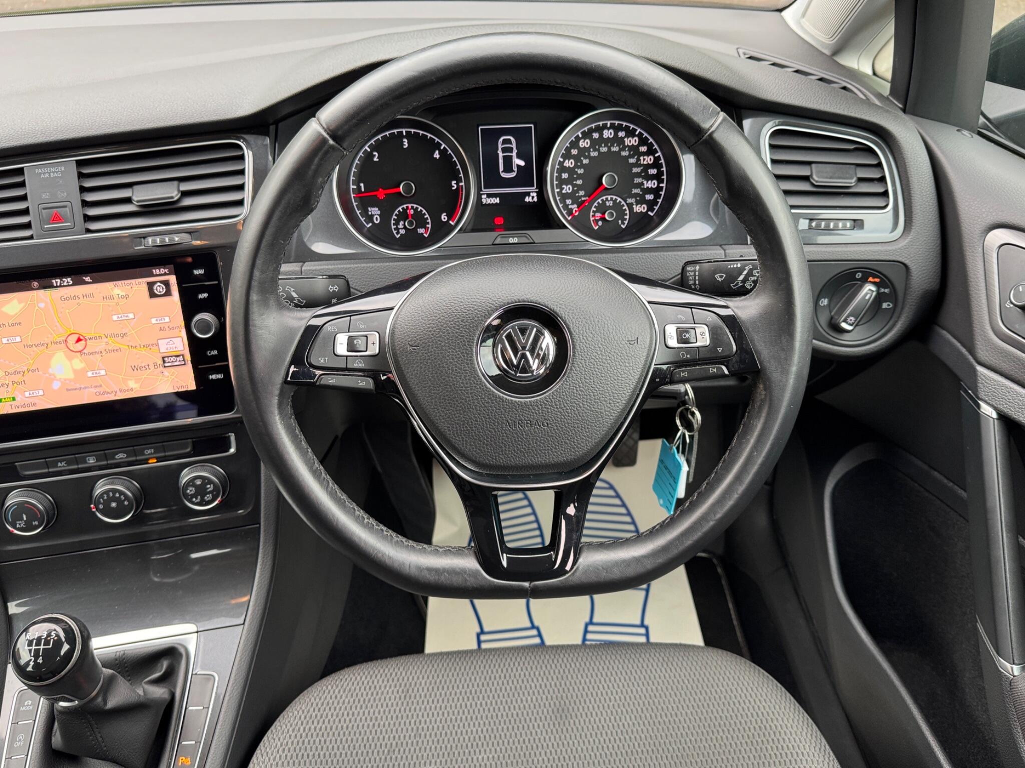 Volkswagen Golf view 31
