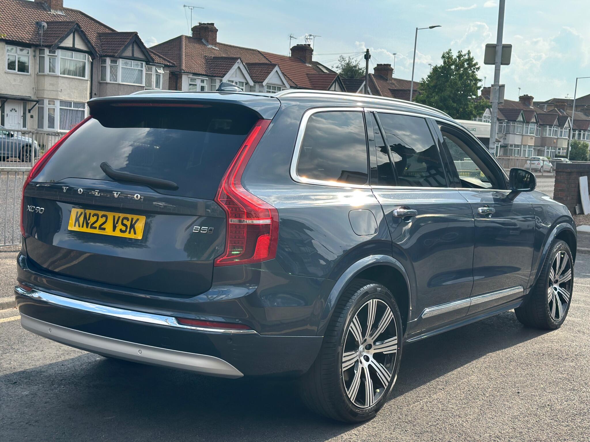 Volvo XC90 view 10