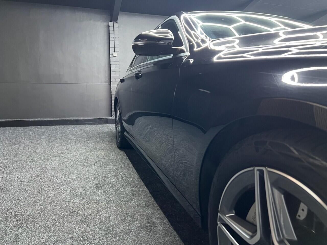 Mercedes-Benz E-Class view 19