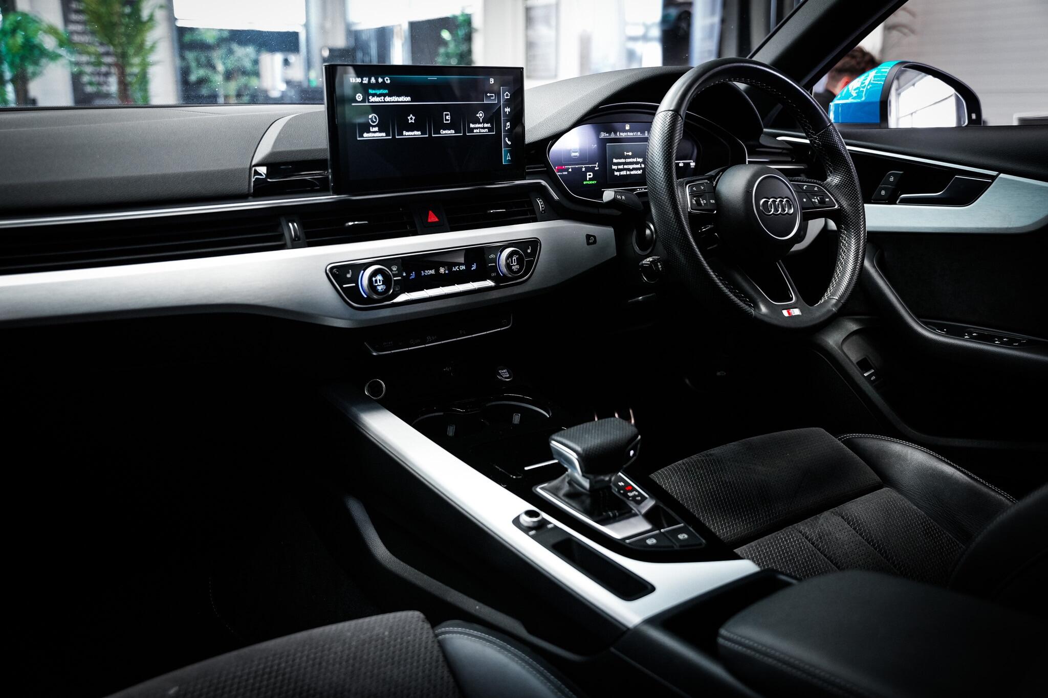 Audi A4 view 22