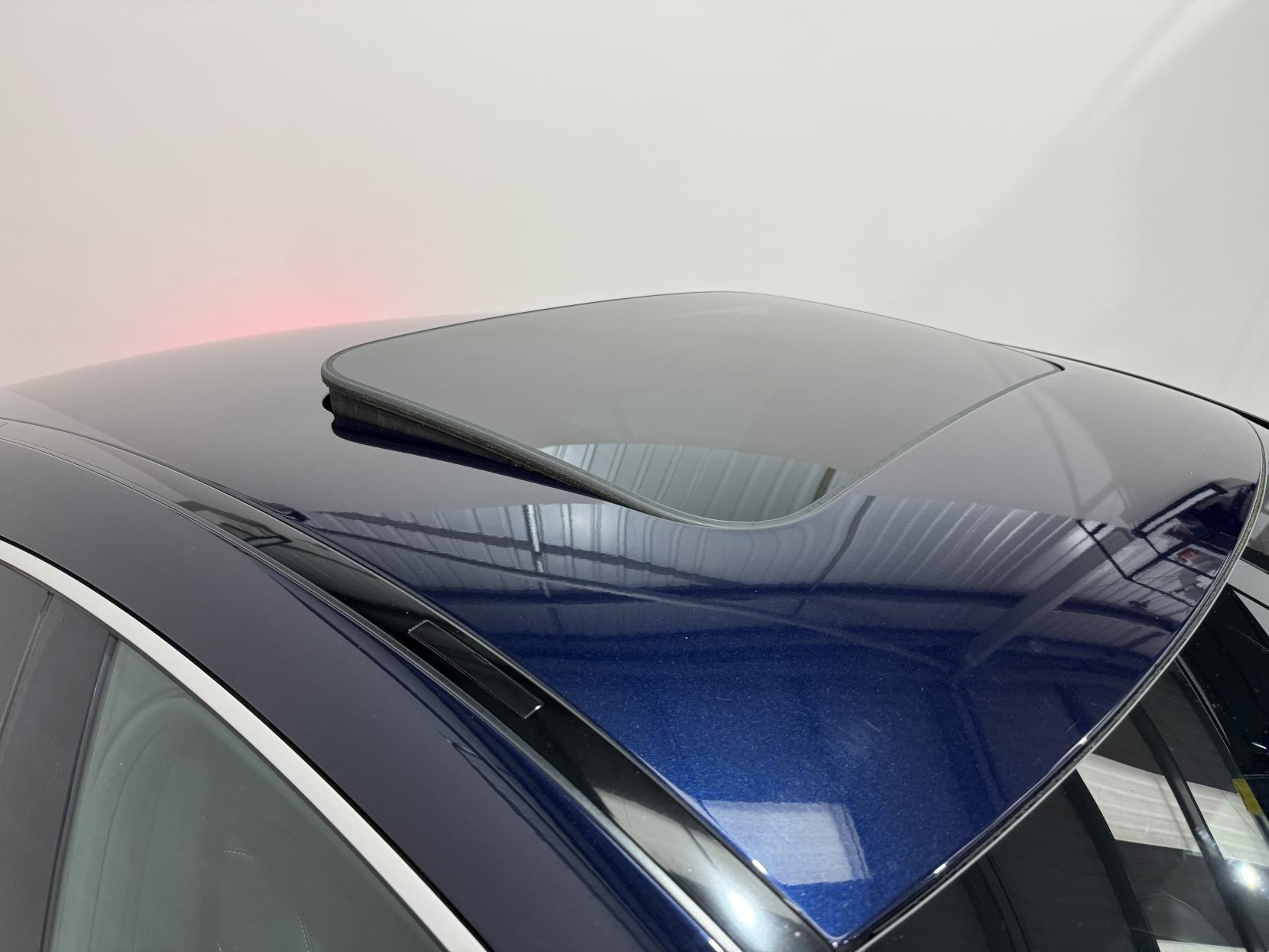 Mercedes-Benz CLS view 2