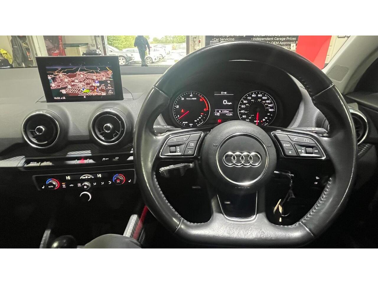 Audi Q2 view 26